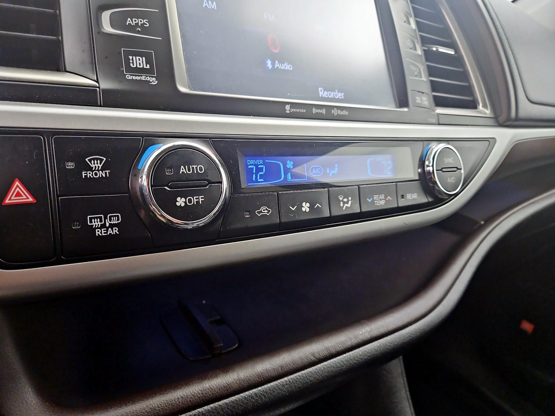 Thumbnail: 2016 Toyota Highlander - 16