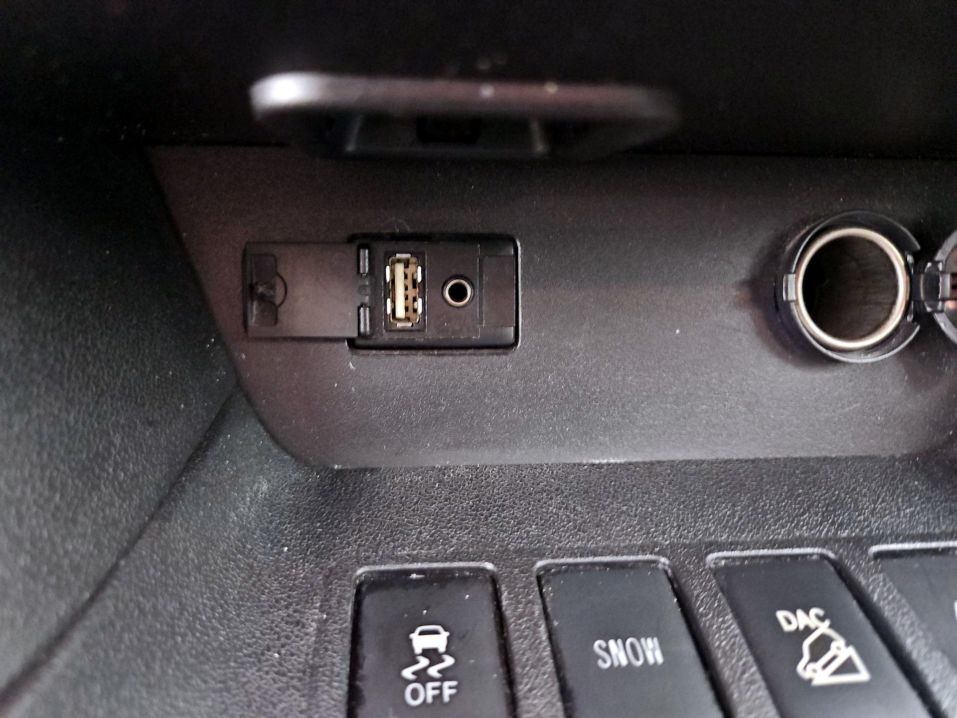 Thumbnail: 2016 Toyota Highlander - 18