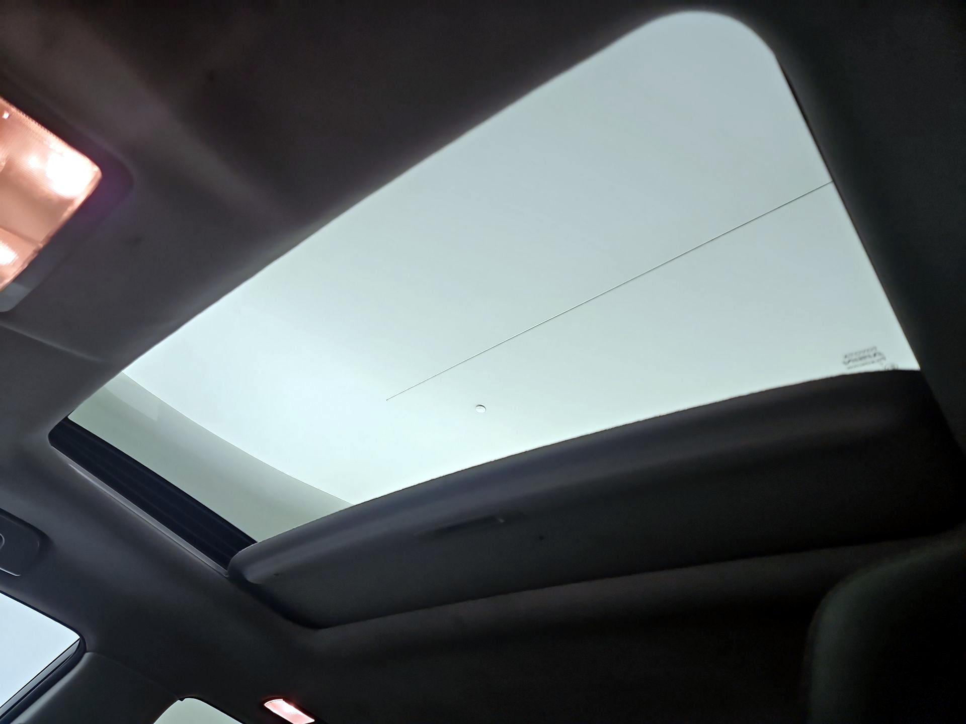 Thumbnail: 2016 Toyota Highlander - 19