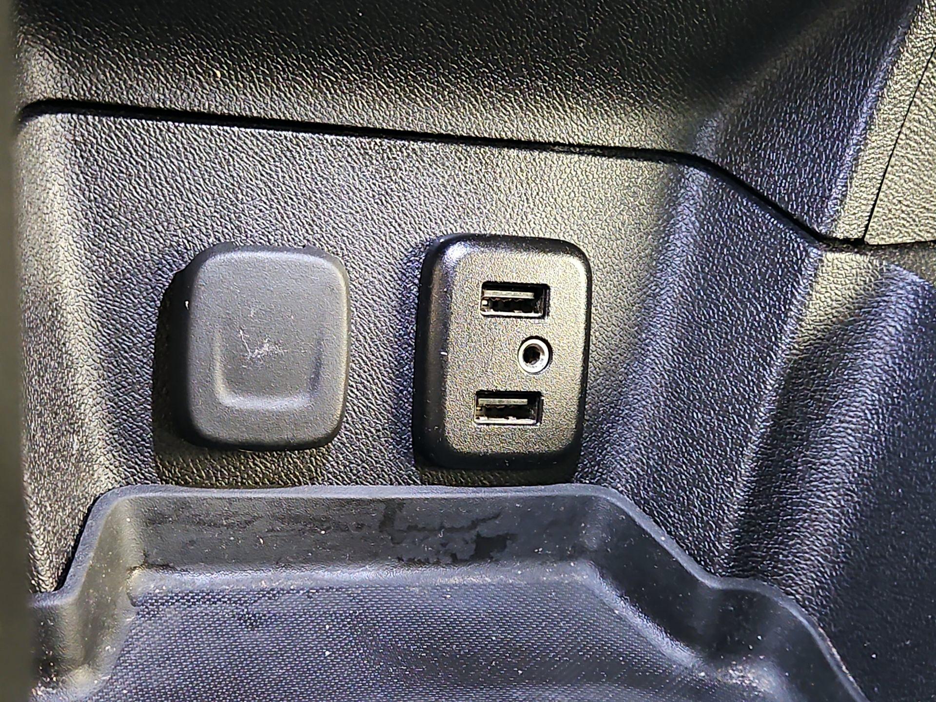 Thumbnail: 2018 Chevrolet Volt - 18