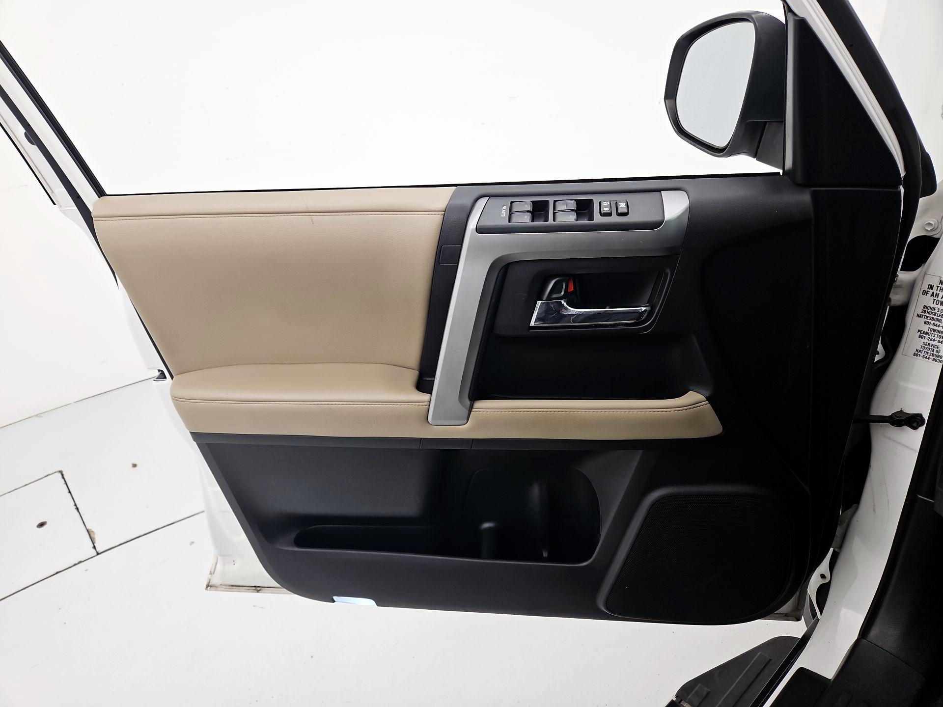 Thumbnail: 2018 Toyota 4Runner - 12