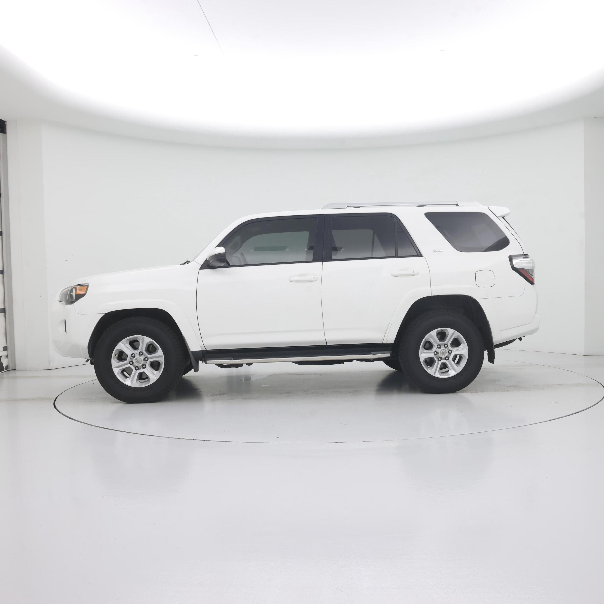 Thumbnail: 2018 Toyota 4Runner - 3