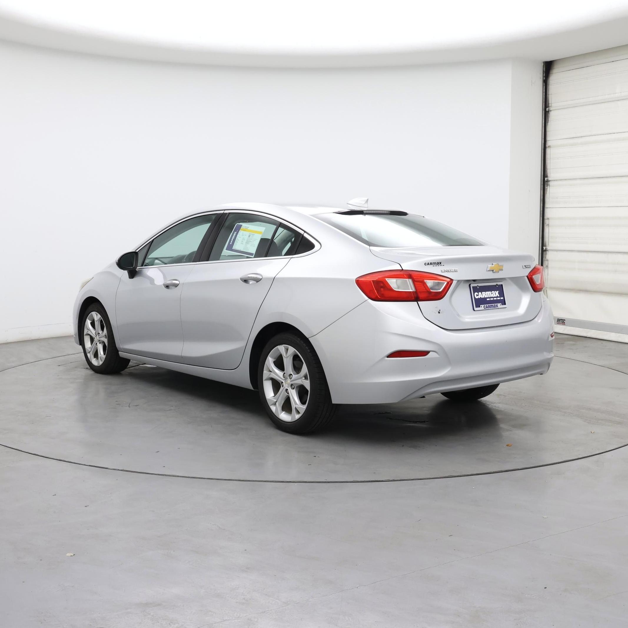 Thumbnail: 2017 Chevrolet Cruze - 2