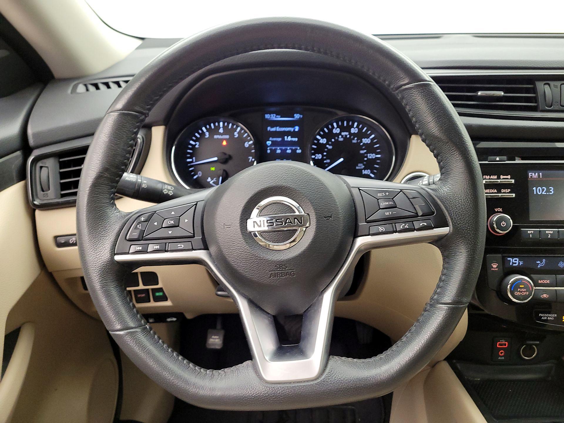 Thumbnail: 2017 Nissan Rogue - 10