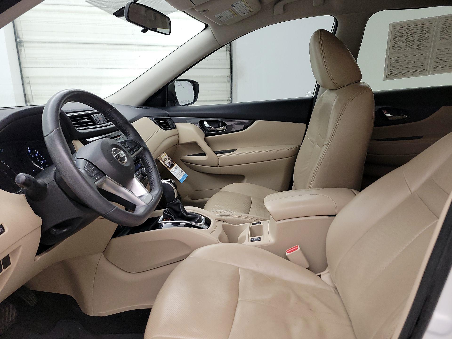 Thumbnail: 2017 Nissan Rogue - 11