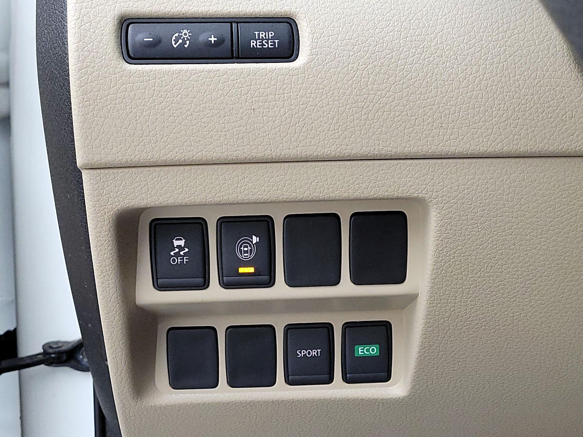 Thumbnail: 2017 Nissan Rogue - 13