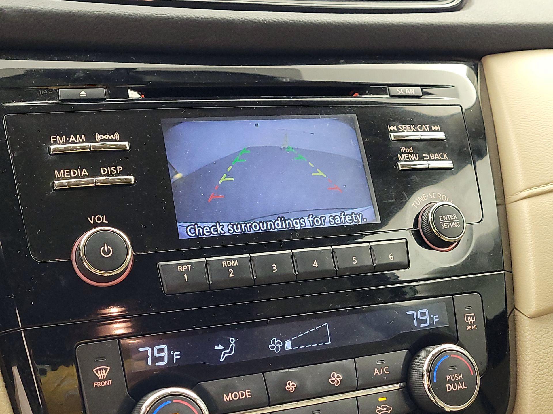 Thumbnail: 2017 Nissan Rogue - 14