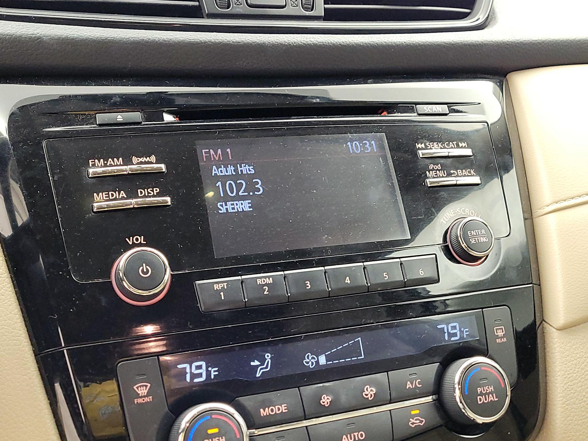 Thumbnail: 2017 Nissan Rogue - 15