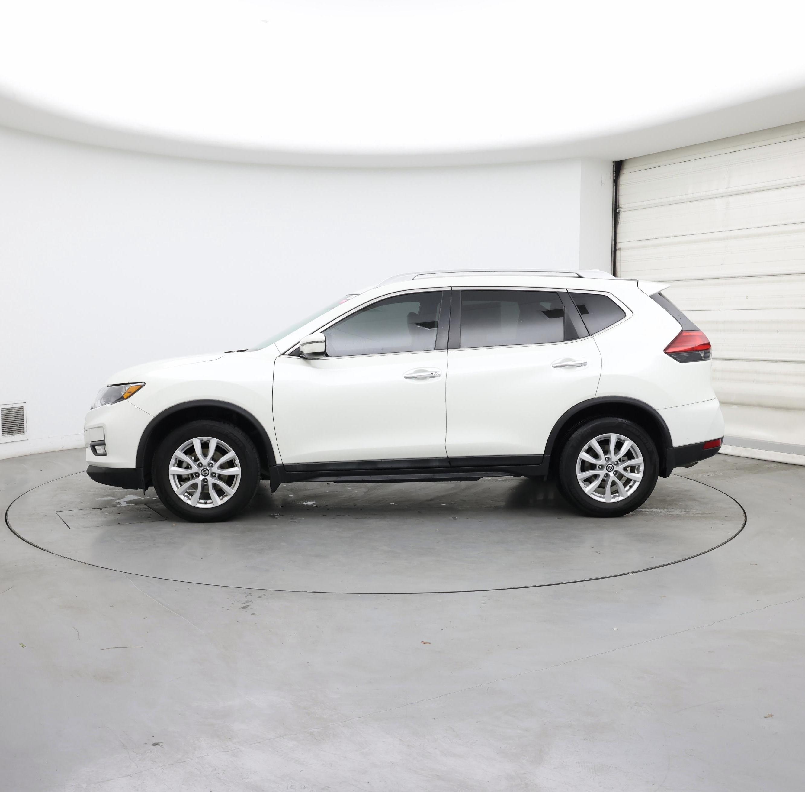 Thumbnail: 2017 Nissan Rogue - 3