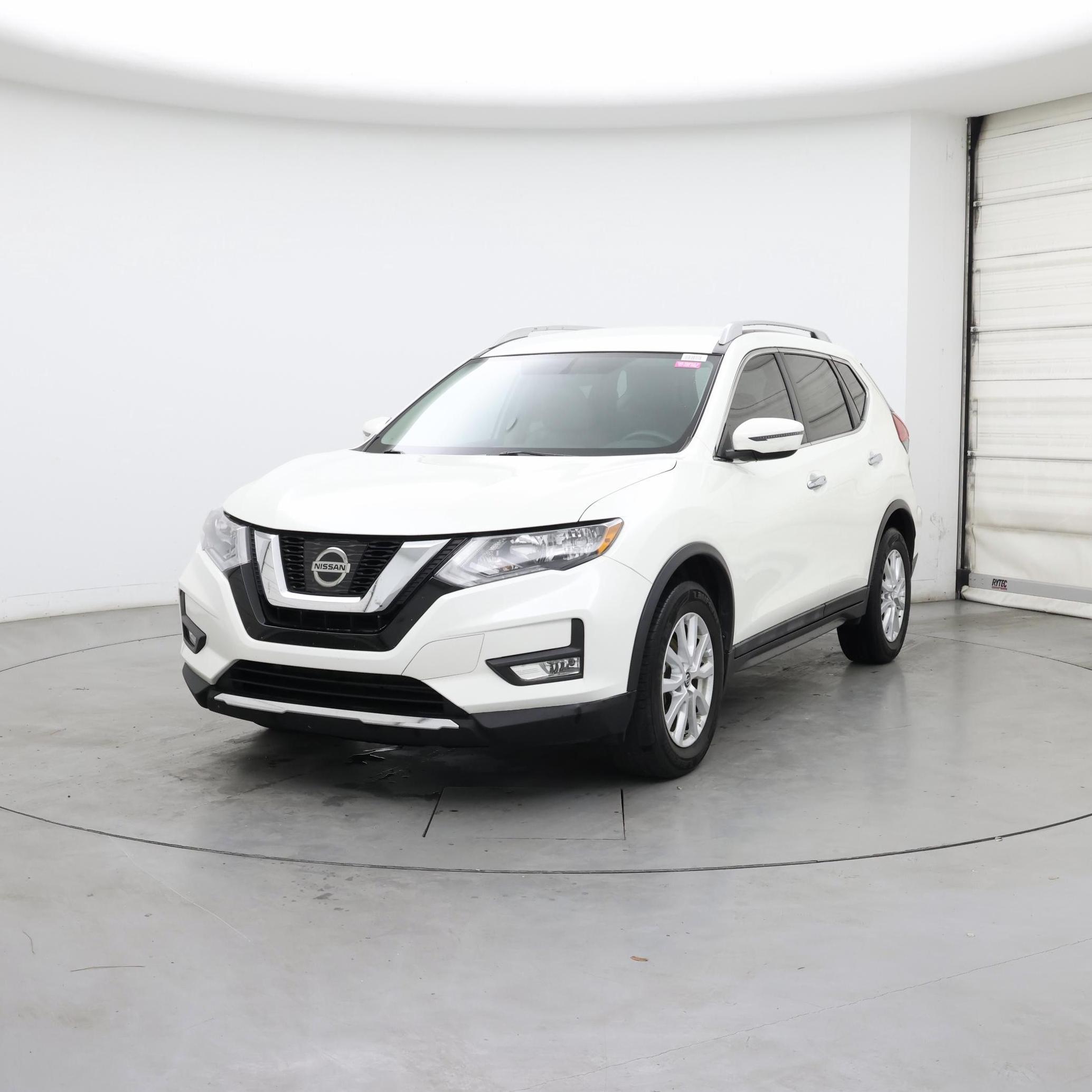 Thumbnail: 2017 Nissan Rogue - 4