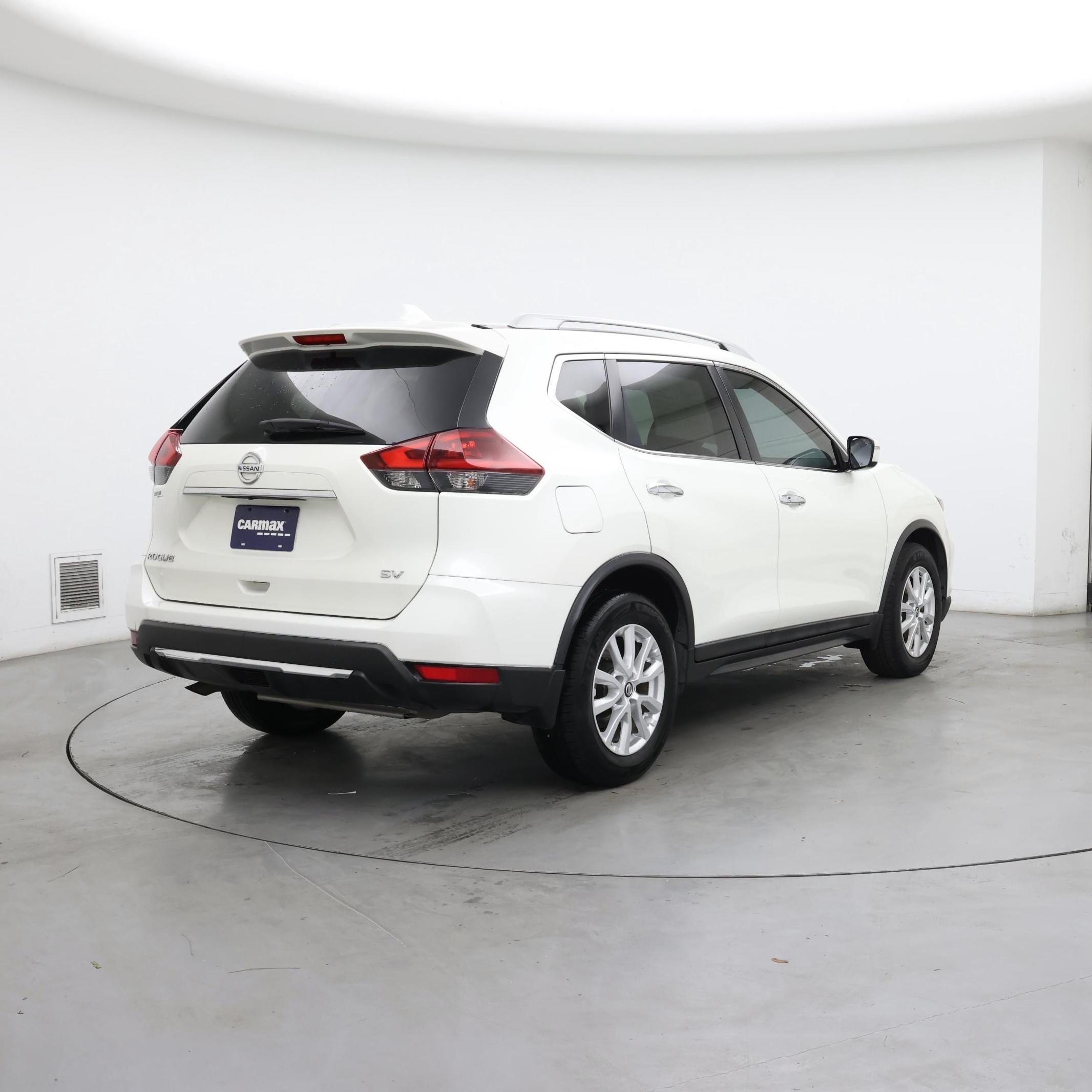 Thumbnail: 2017 Nissan Rogue - 8