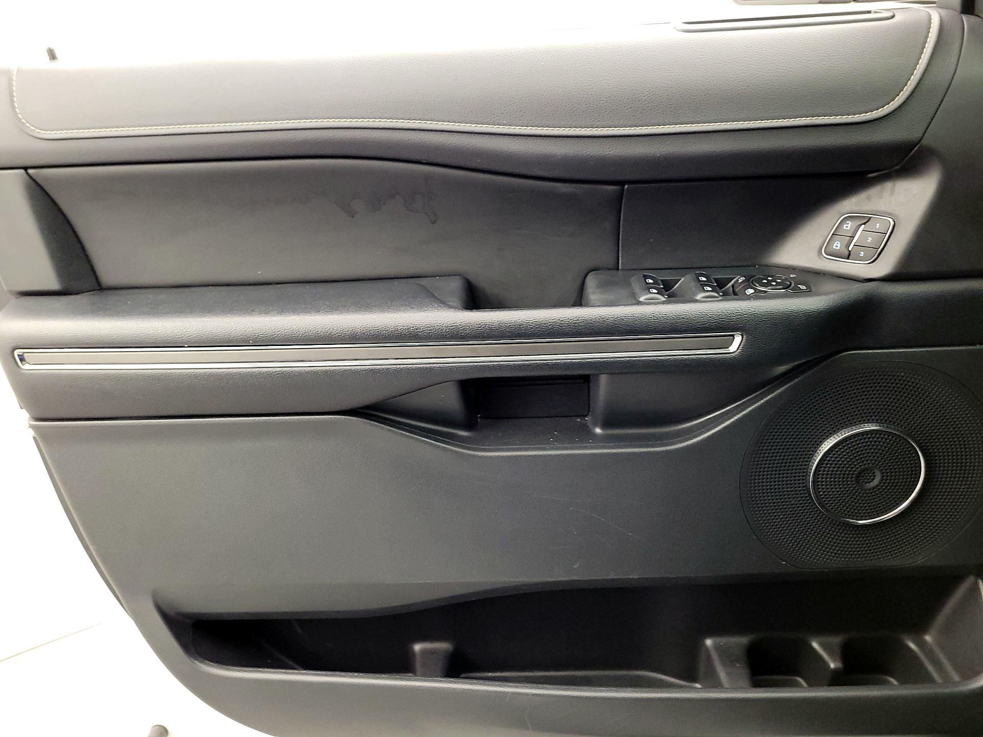 Thumbnail: 2022 Ford Expedition - 12