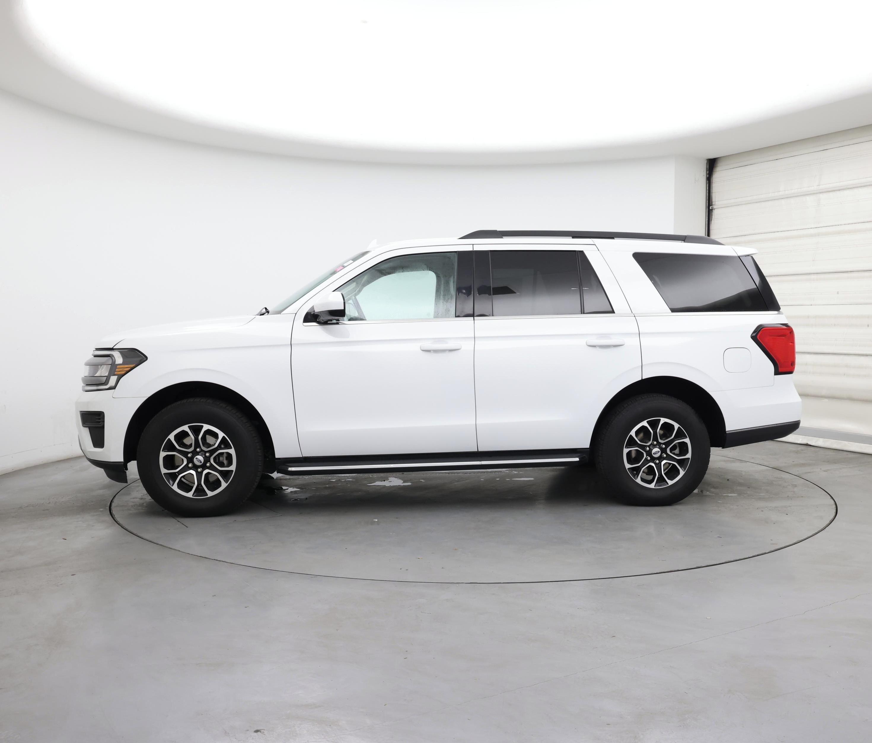 Thumbnail: 2022 Ford Expedition - 3