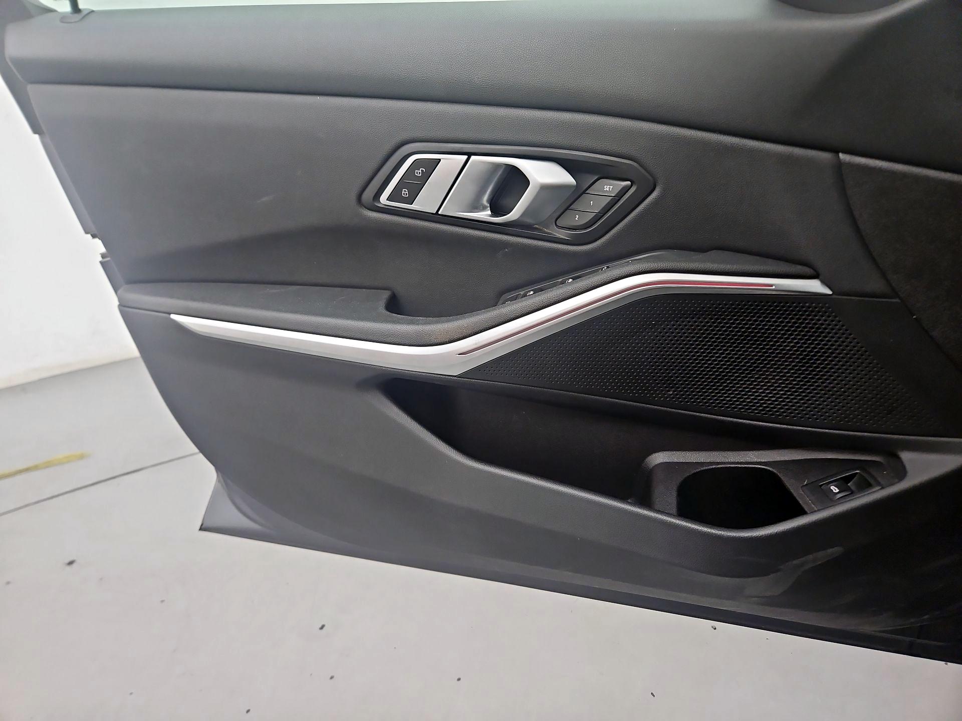 Thumbnail: 2021 BMW 3 Series - 12