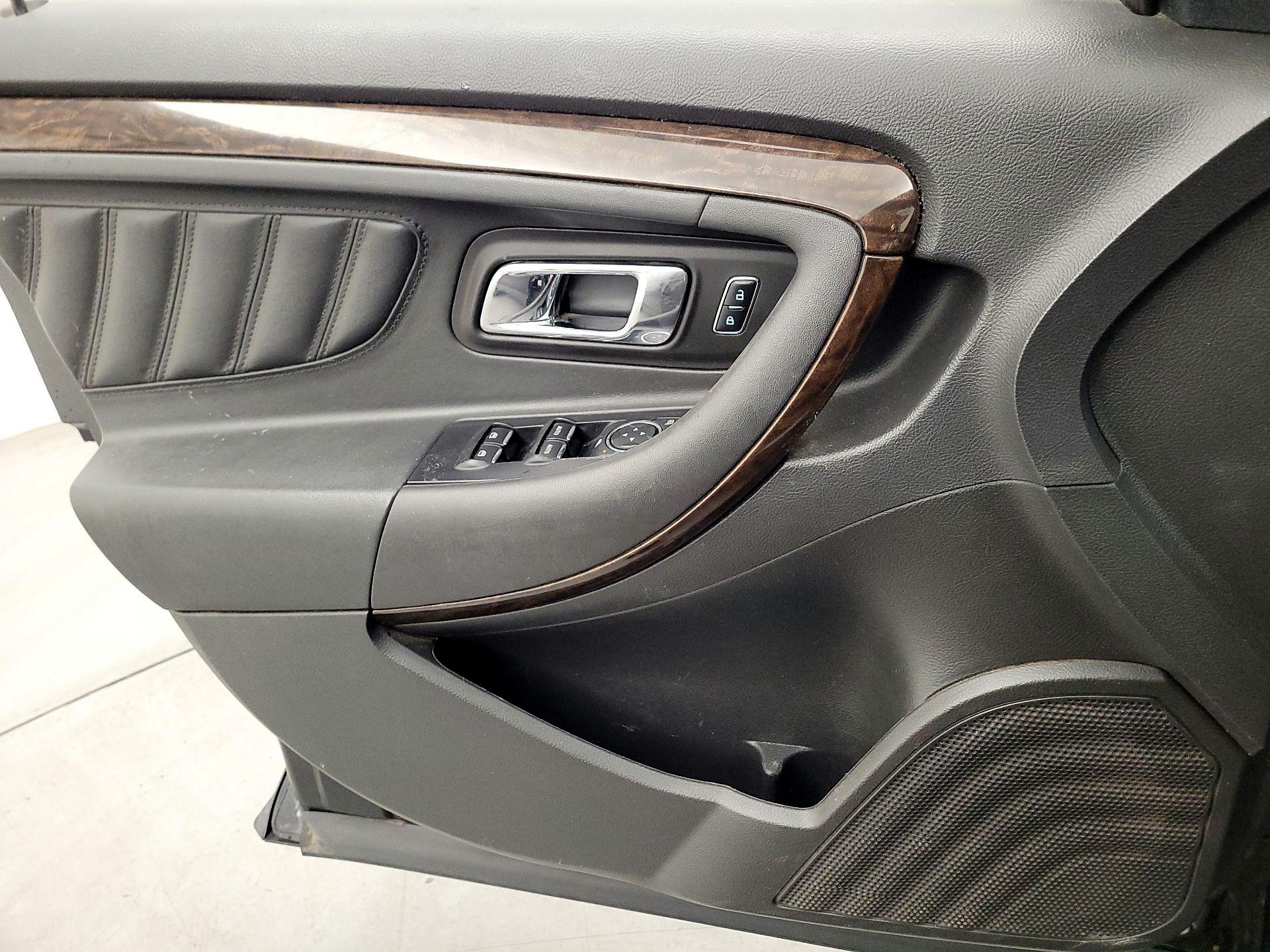 Thumbnail: 2017 Ford Taurus - 12