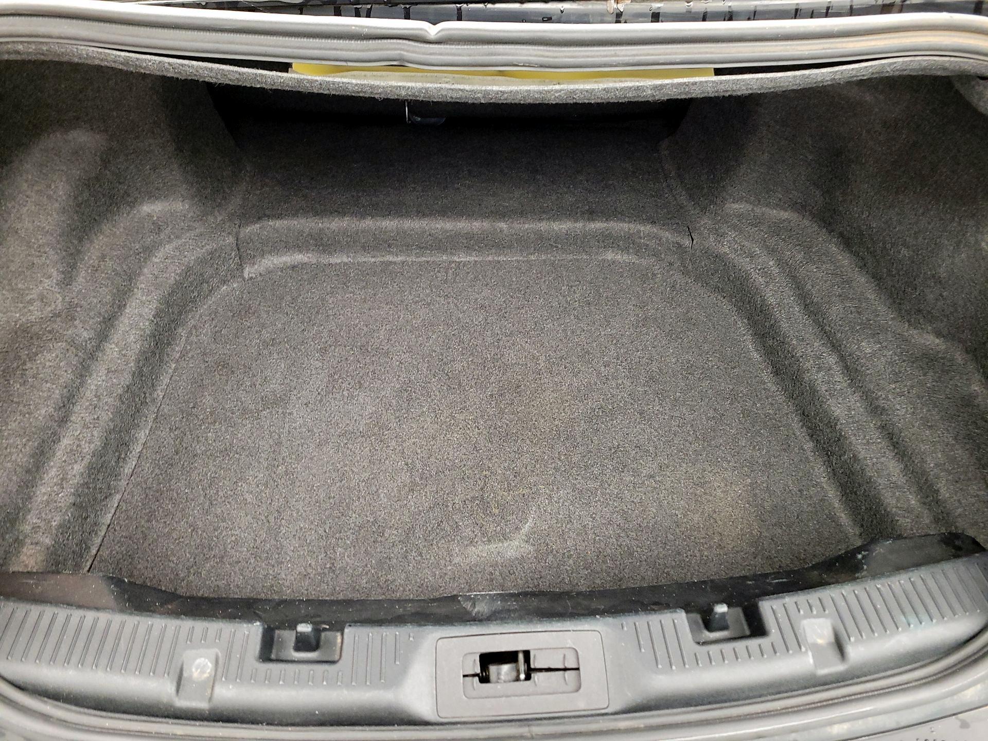 Thumbnail: 2017 Ford Taurus - 16