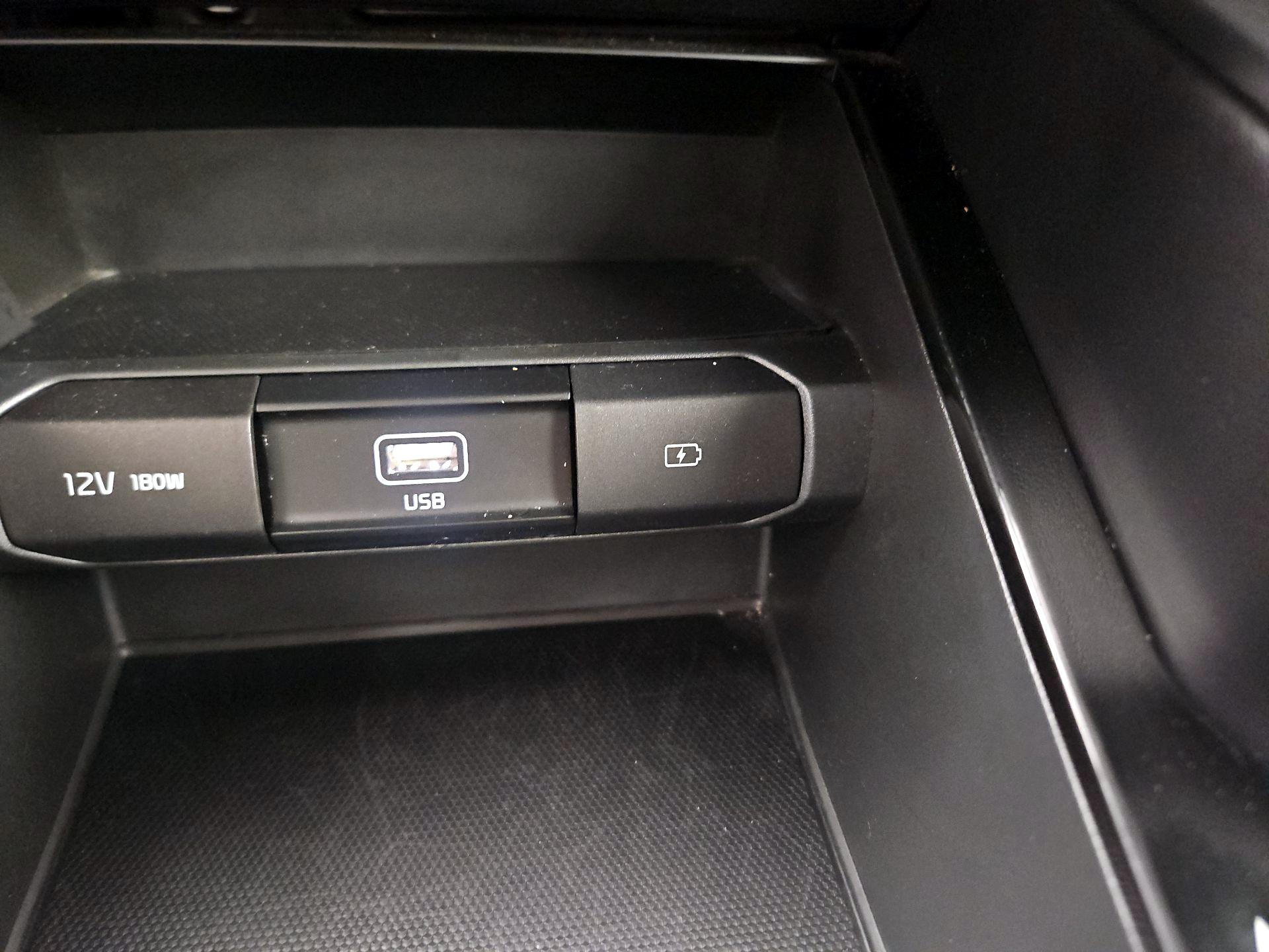 Thumbnail: 2021 Kia Telluride - 18