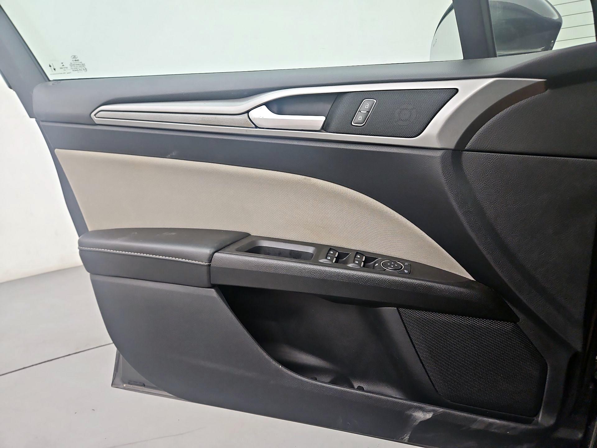 Thumbnail: 2020 Ford Fusion - 12