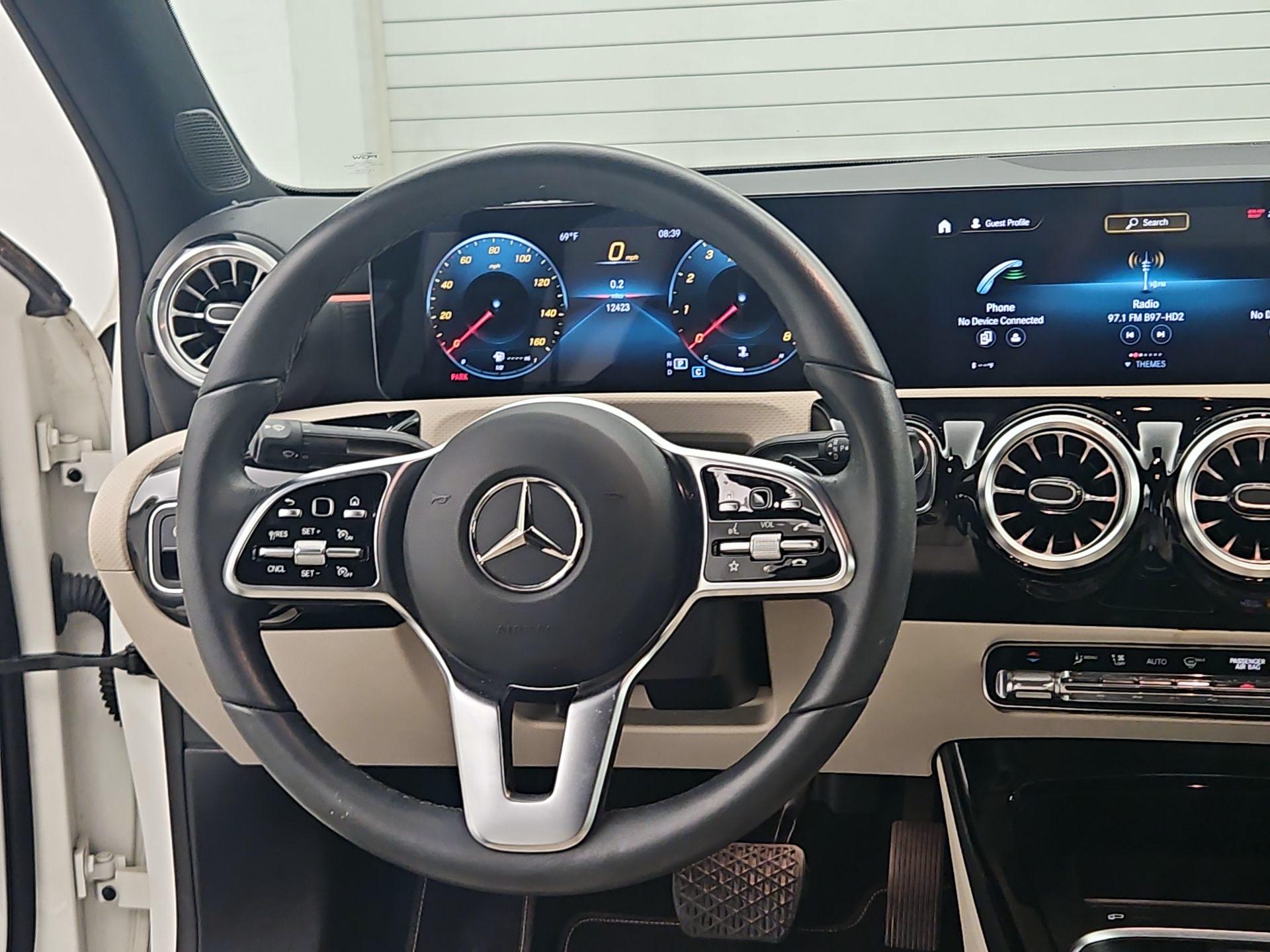 Thumbnail: 2022 Mercedes-Benz A-Class - 10