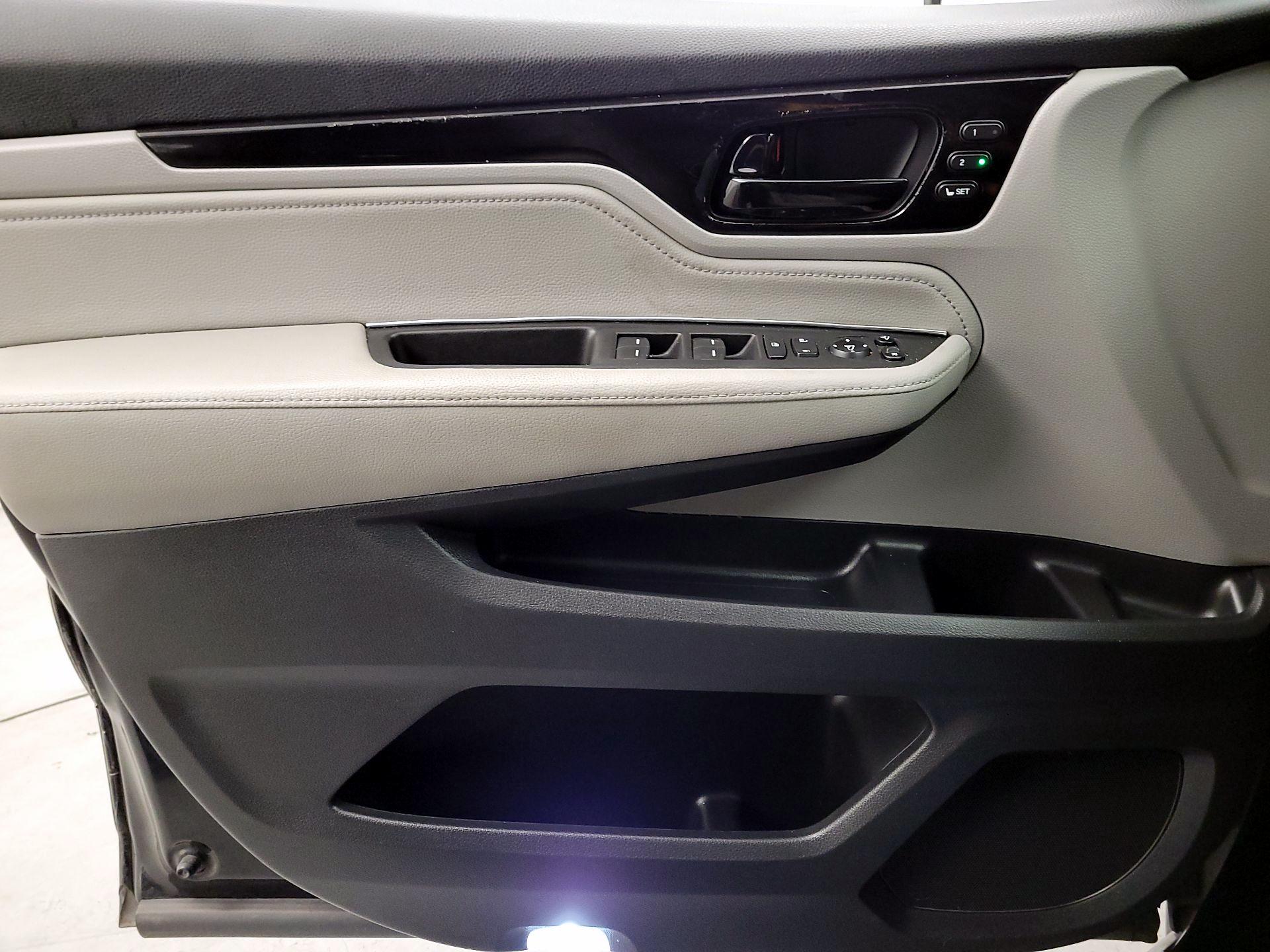 Thumbnail: 2018 Honda Odyssey - 12