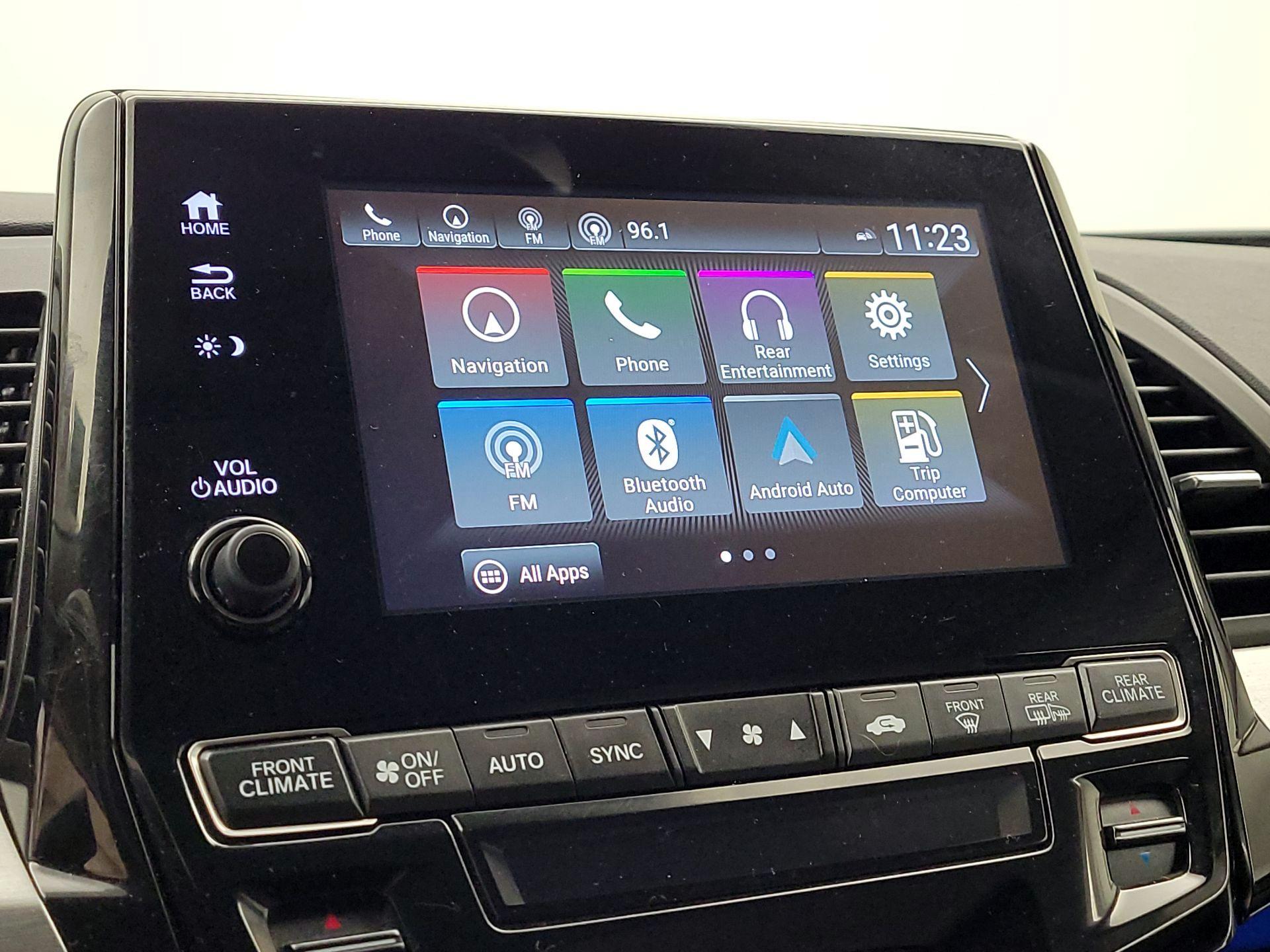 Thumbnail: 2018 Honda Odyssey - 16