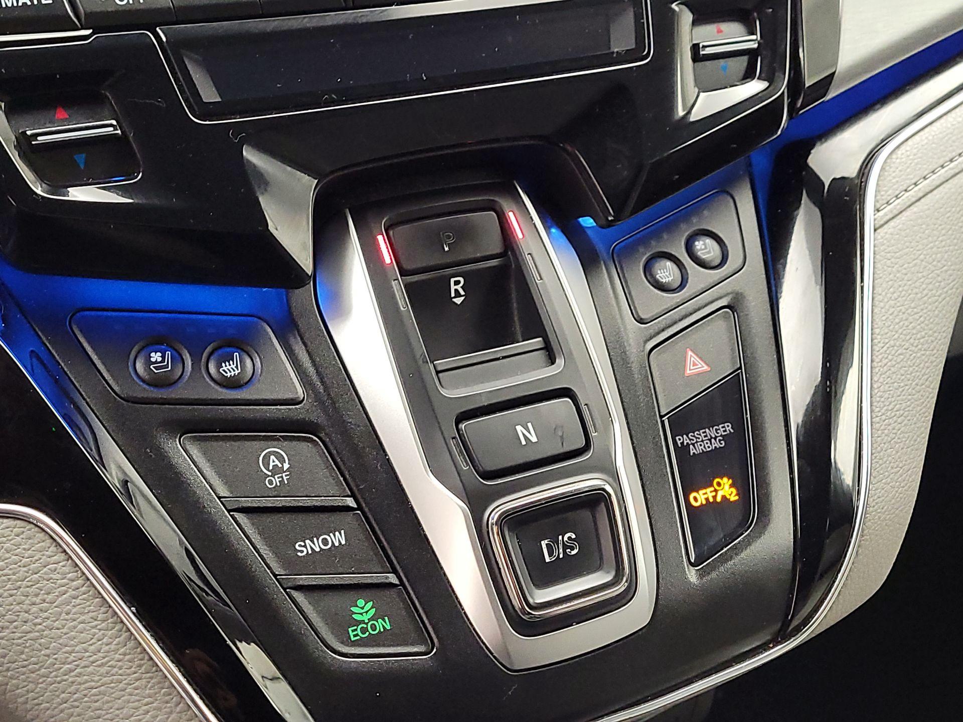 Thumbnail: 2018 Honda Odyssey - 17