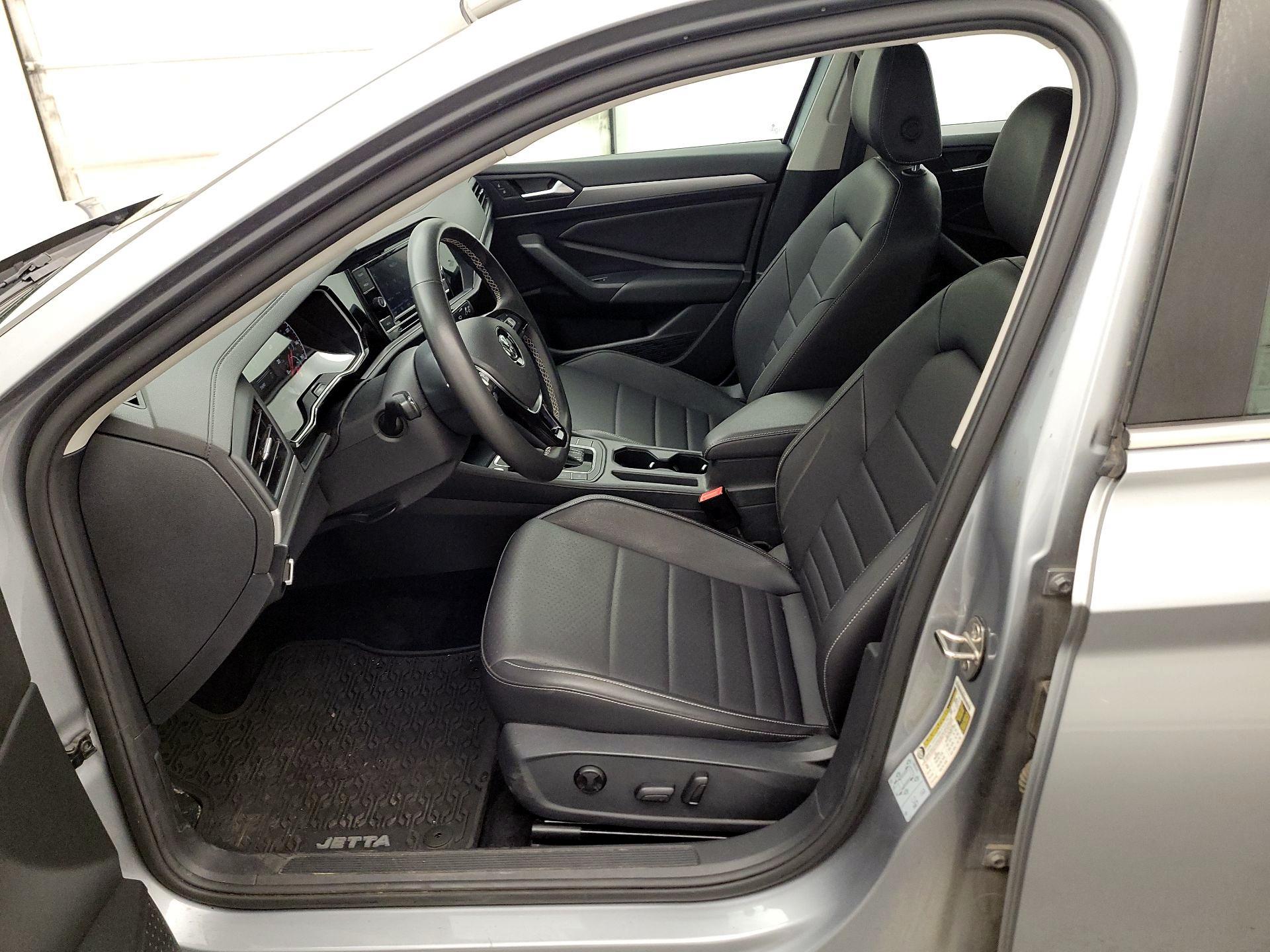 Thumbnail: 2021 Volkswagen Jetta - 11