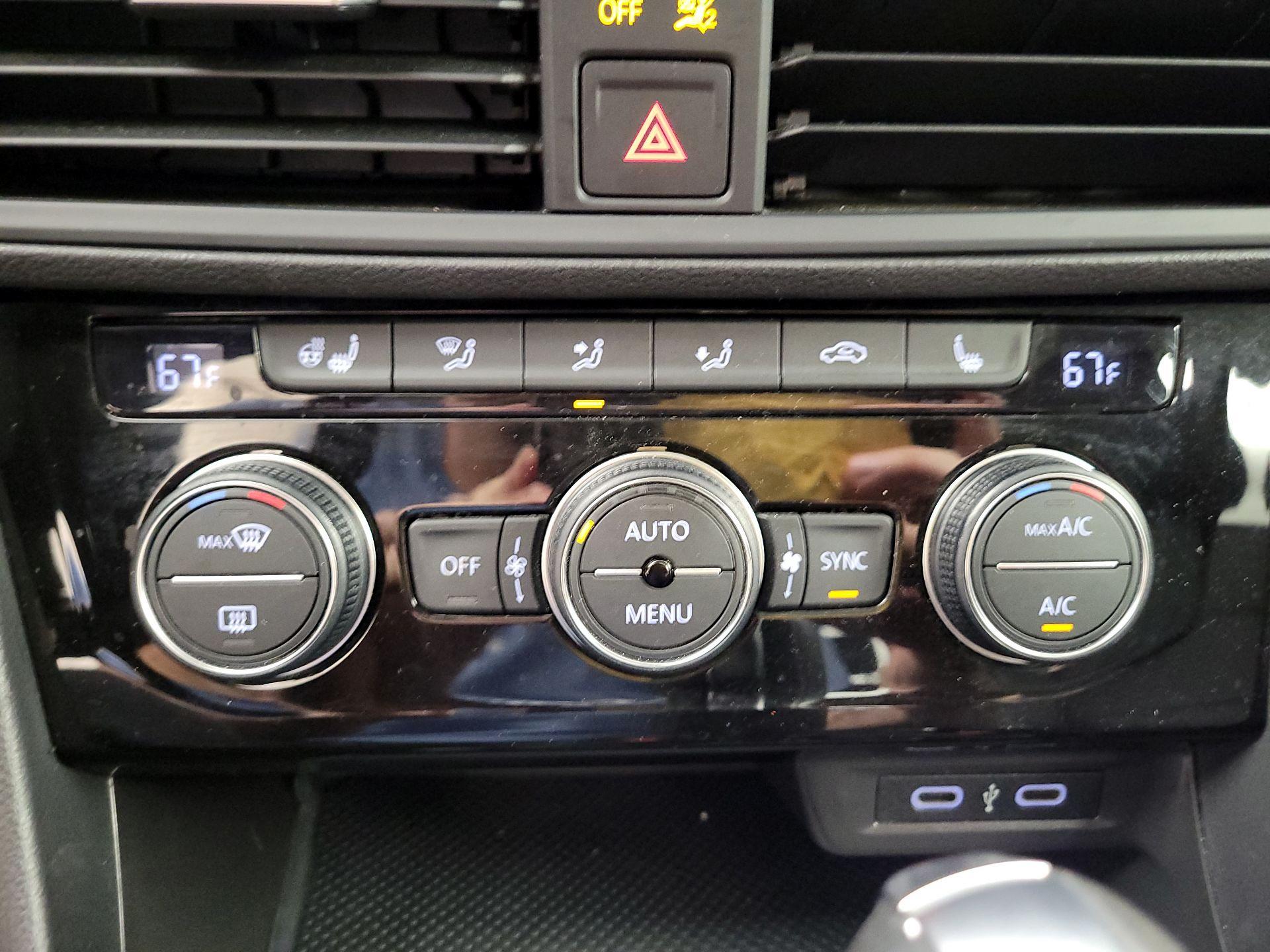 Thumbnail: 2021 Volkswagen Jetta - 14