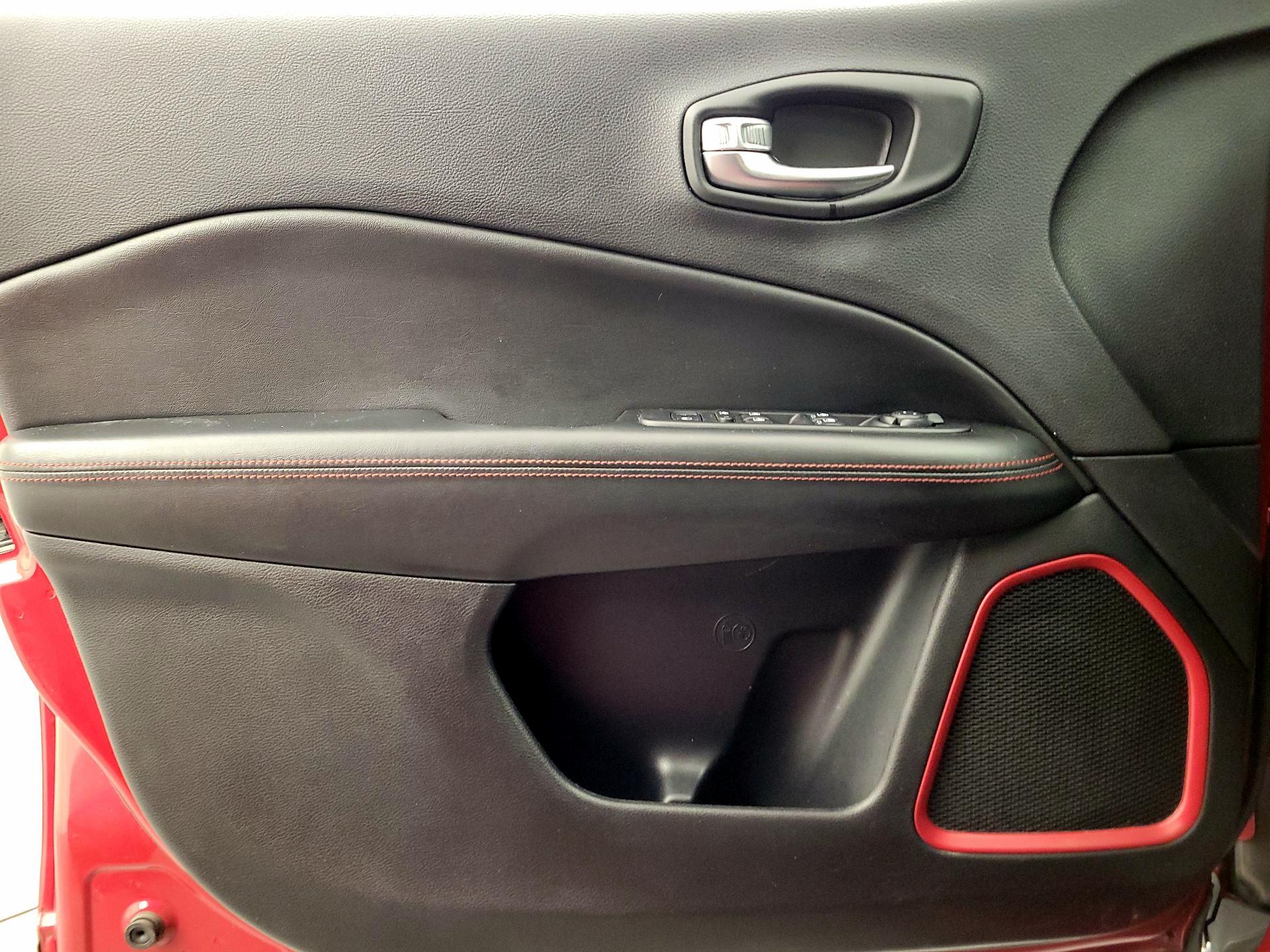 Thumbnail: 2020 Jeep Compass - 12