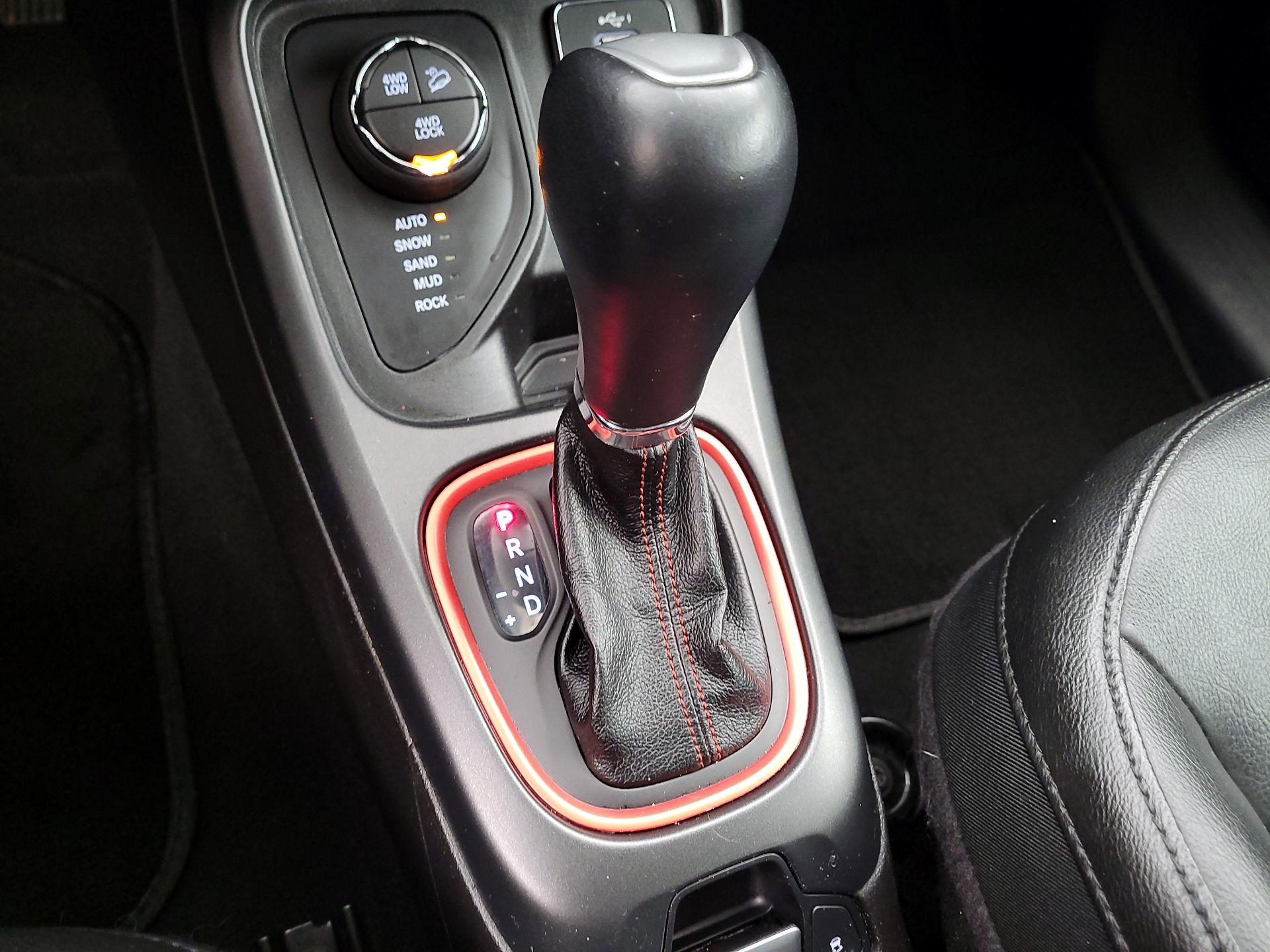 Thumbnail: 2020 Jeep Compass - 17