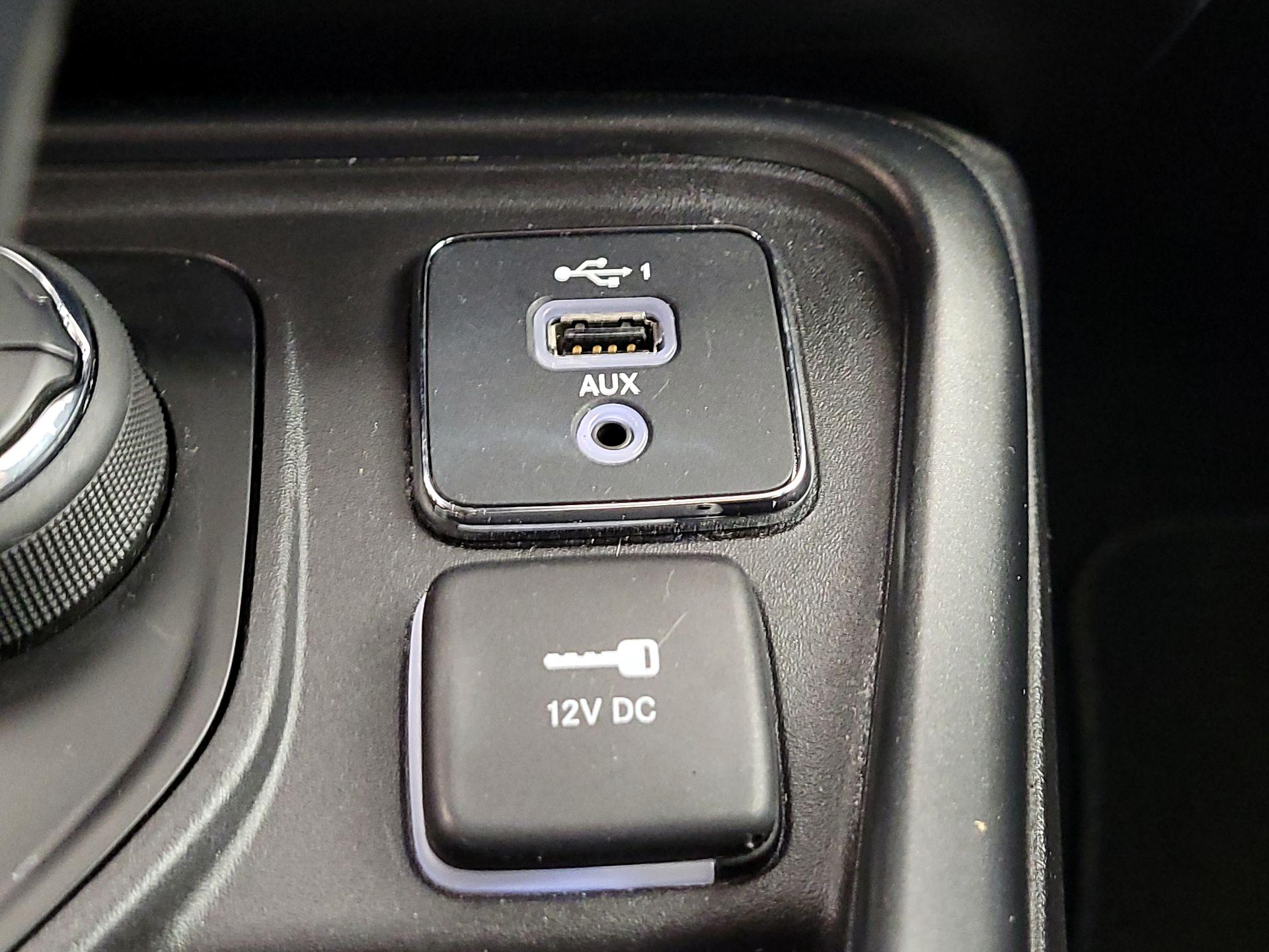 Thumbnail: 2020 Jeep Compass - 18