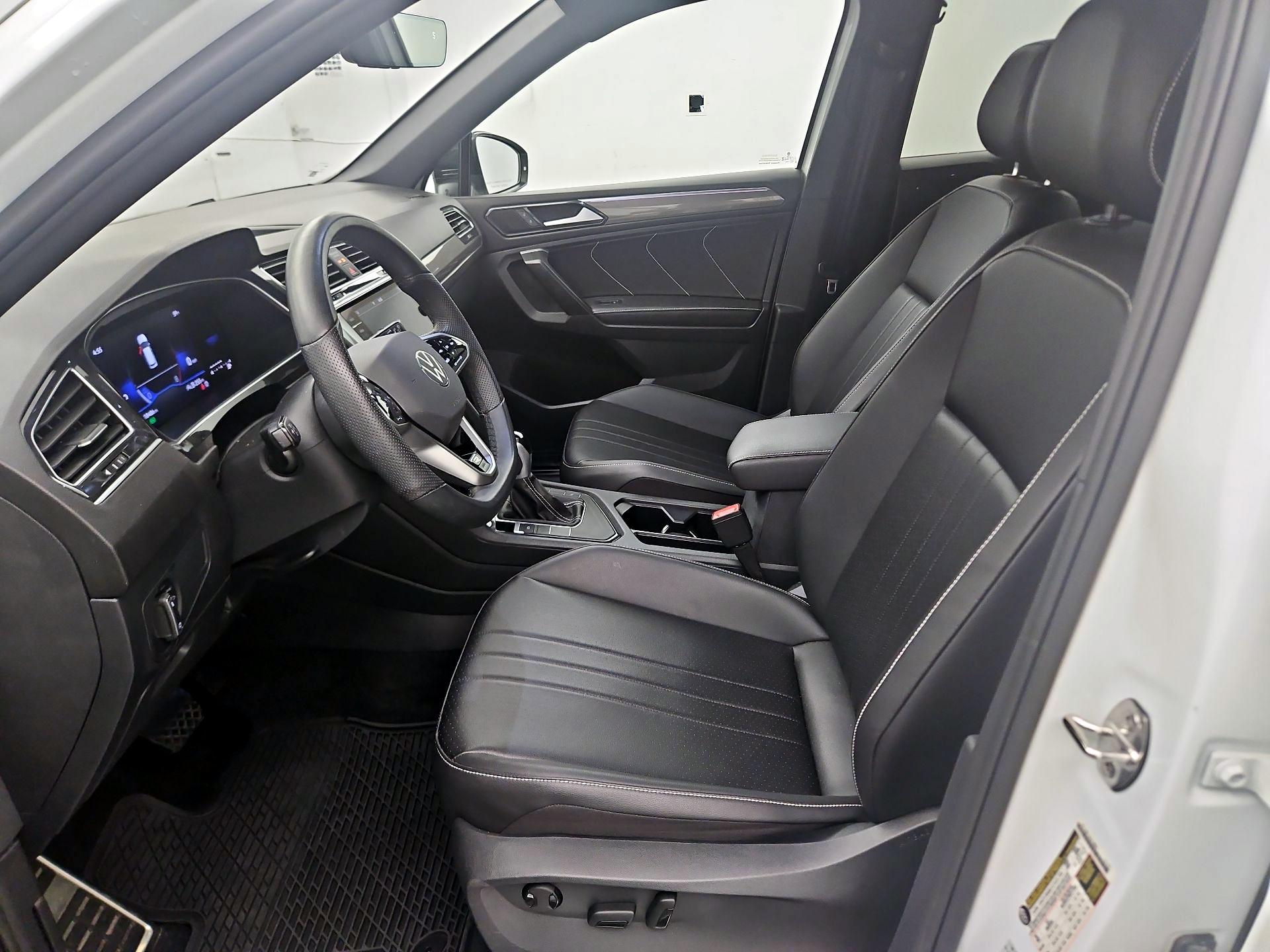 Thumbnail: 2024 Volkswagen Tiguan - 11