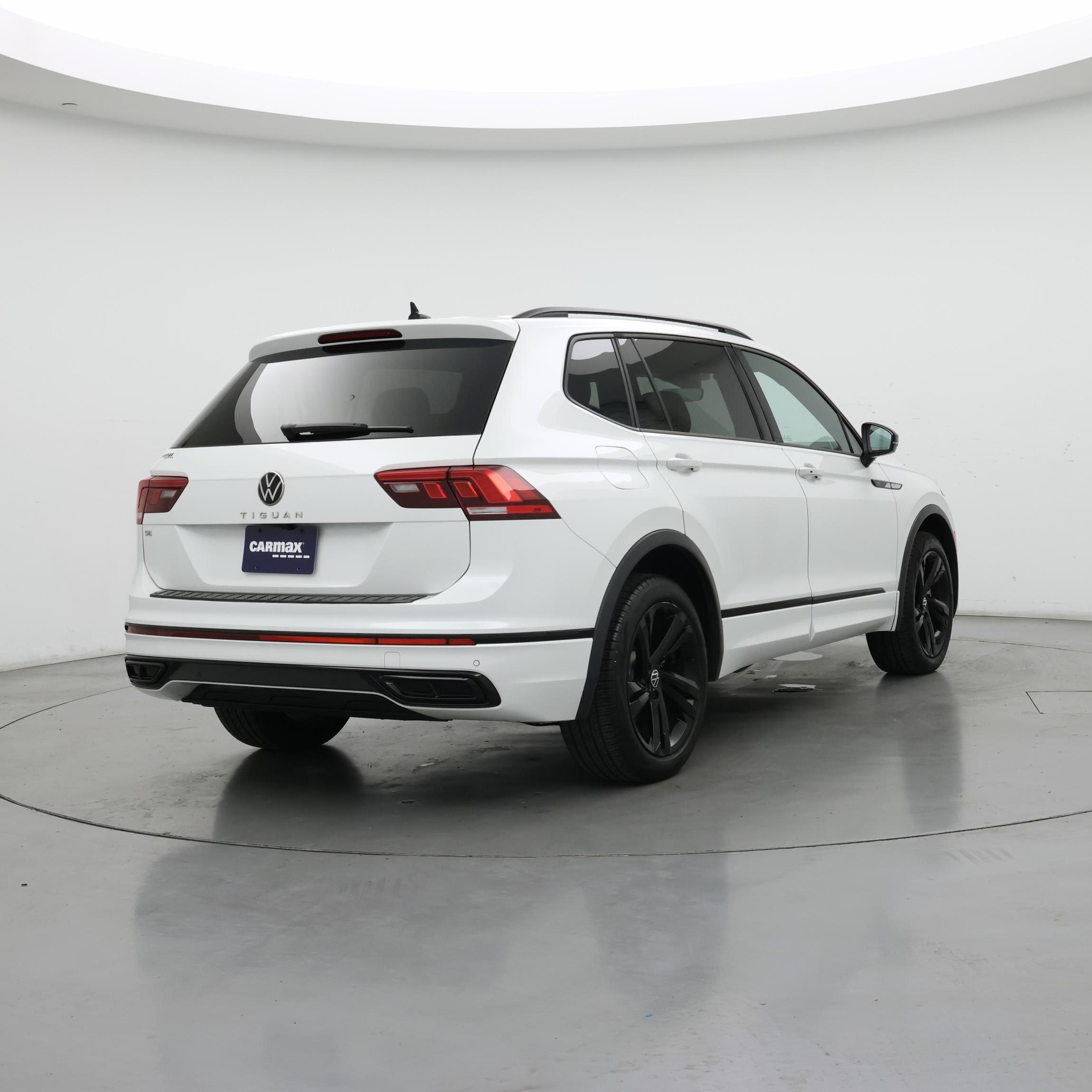 Thumbnail: 2024 Volkswagen Tiguan - 8