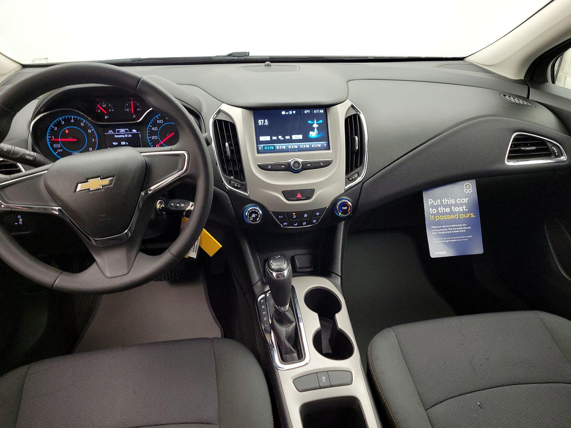 Thumbnail: 2018 Chevrolet Cruze - 9