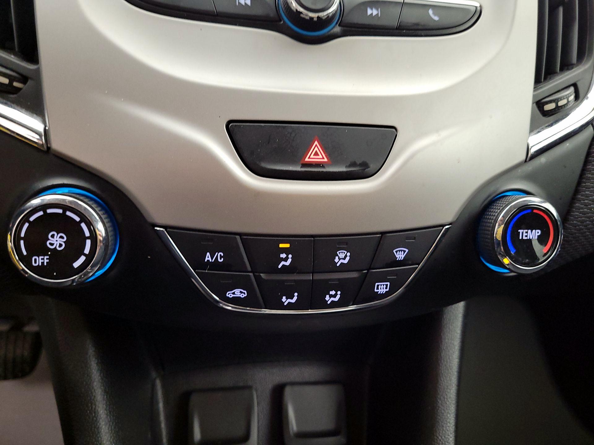 Thumbnail: 2018 Chevrolet Cruze - 14