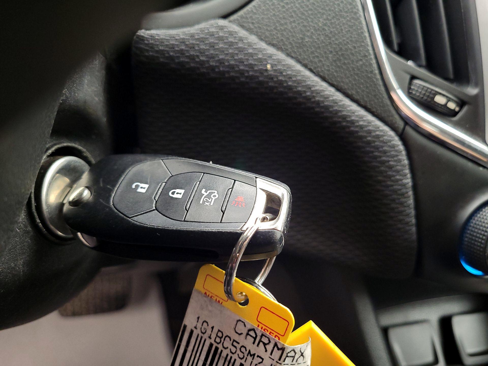 Thumbnail: 2018 Chevrolet Cruze - 18