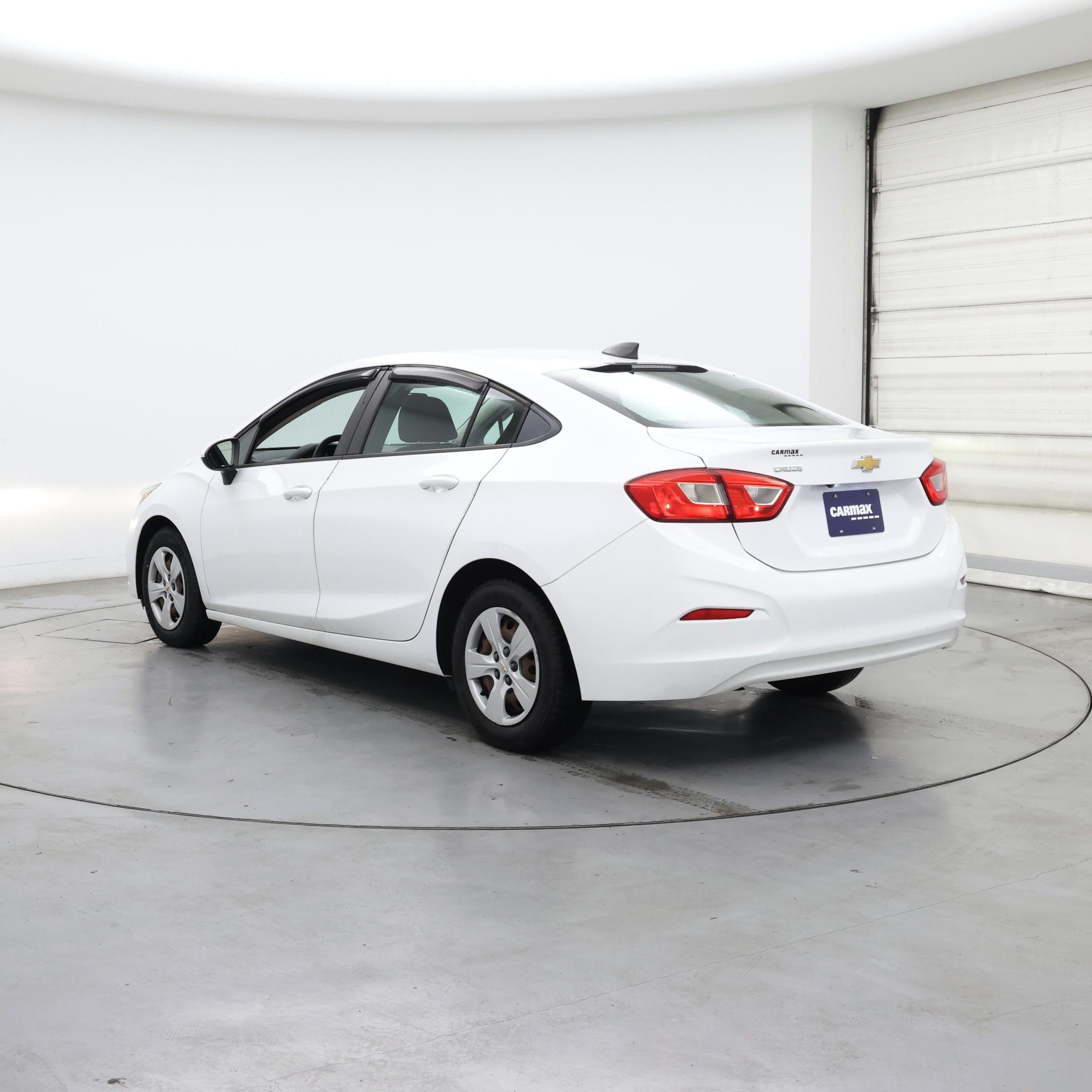 Thumbnail: 2018 Chevrolet Cruze - 2