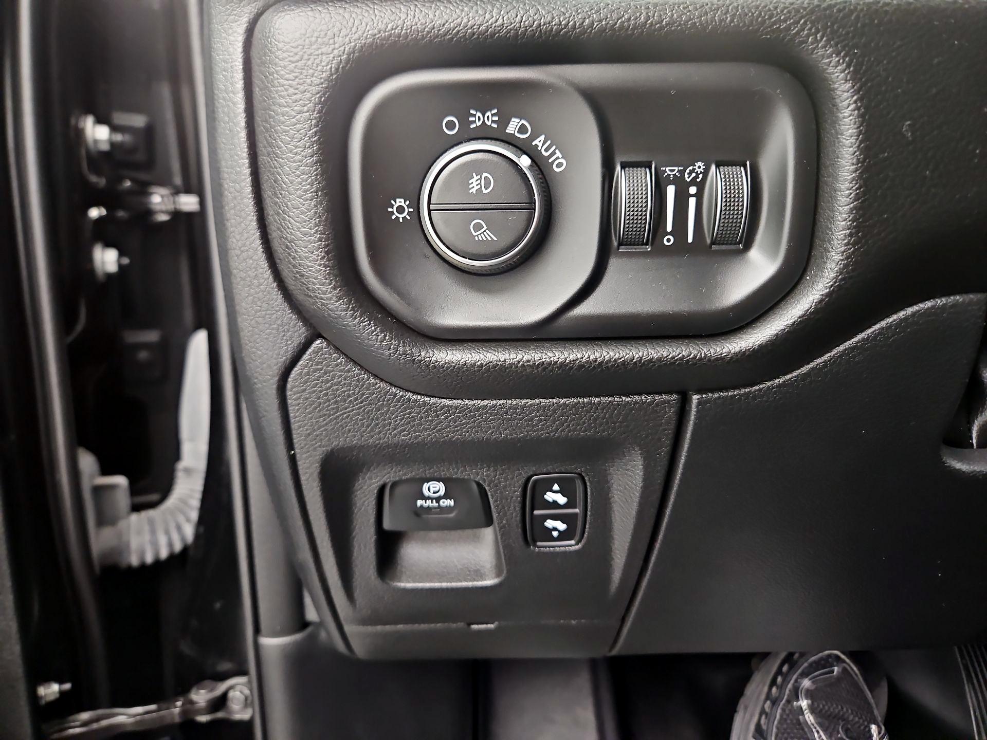 Thumbnail: 2025 RAM 1500 - 13