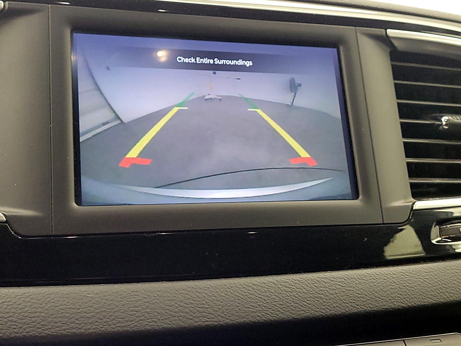 Thumbnail: 2023 Chrysler Voyager - 14