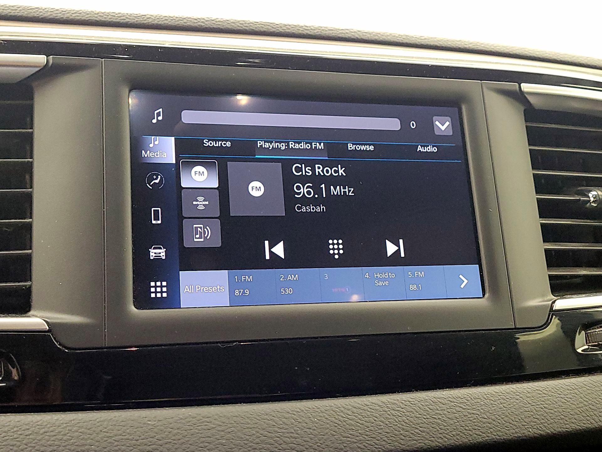 Thumbnail: 2023 Chrysler Voyager - 15