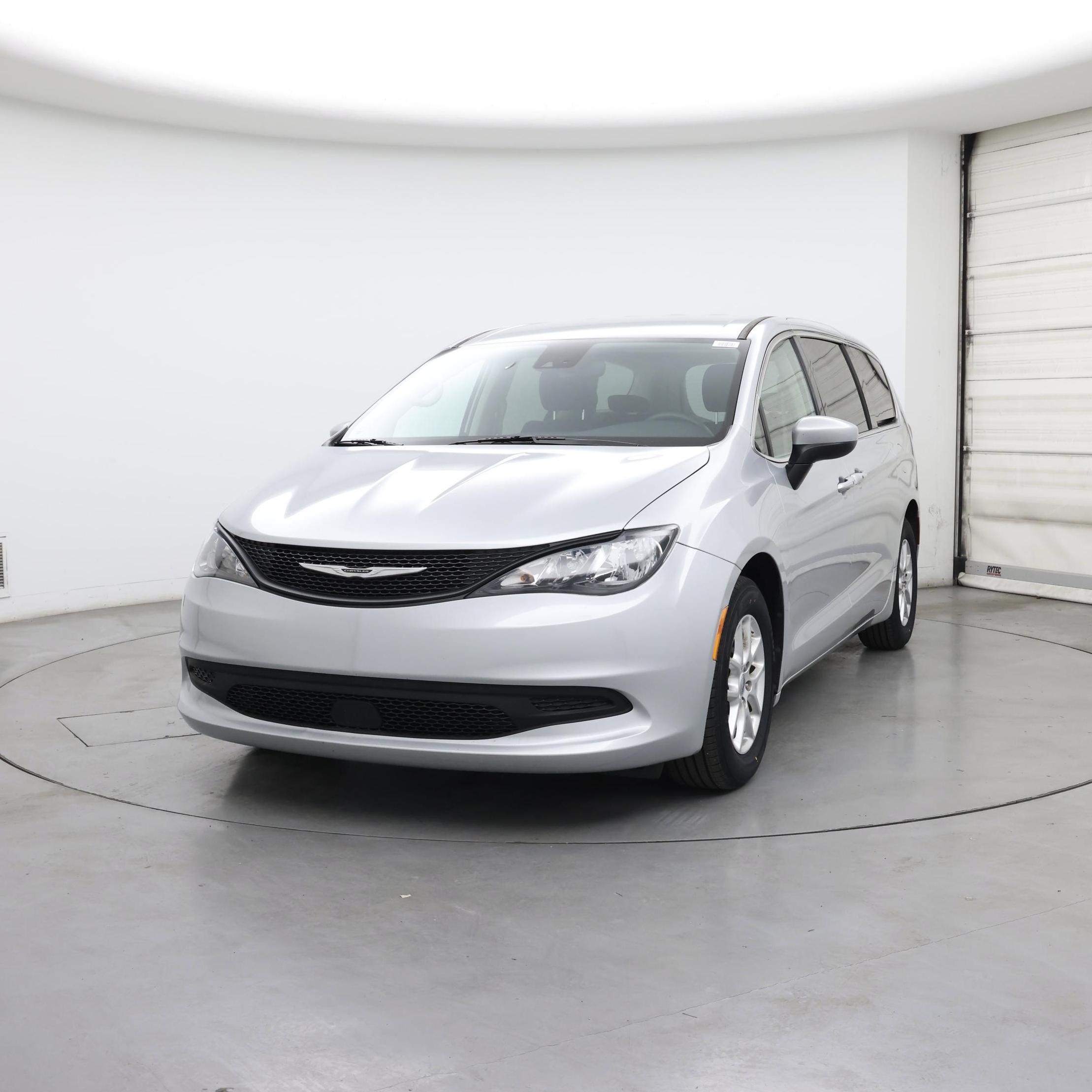 Thumbnail: 2023 Chrysler Voyager - 4