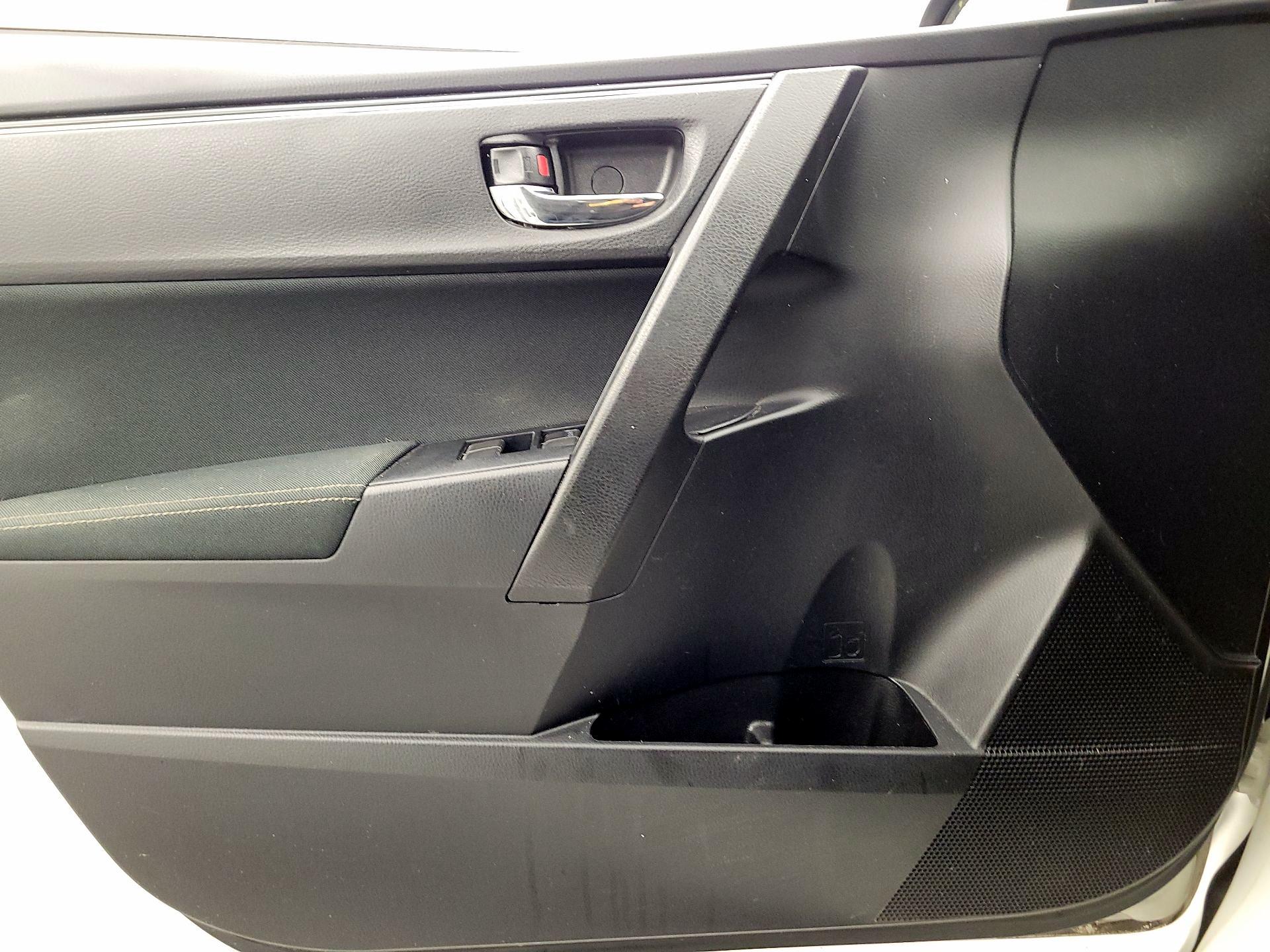 Thumbnail: 2018 Toyota Corolla - 12