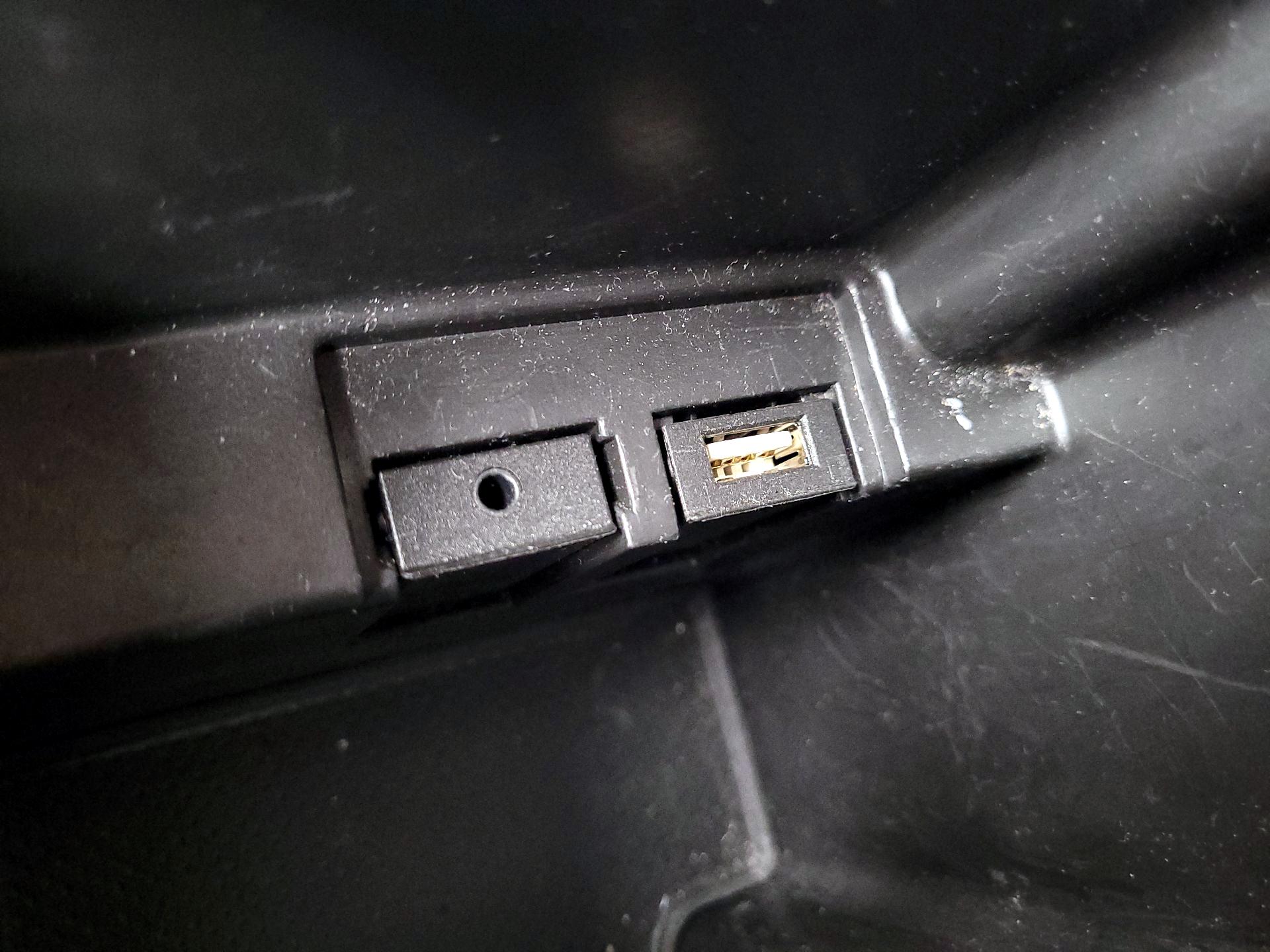 Thumbnail: 2016 Chevrolet Cruze - 17