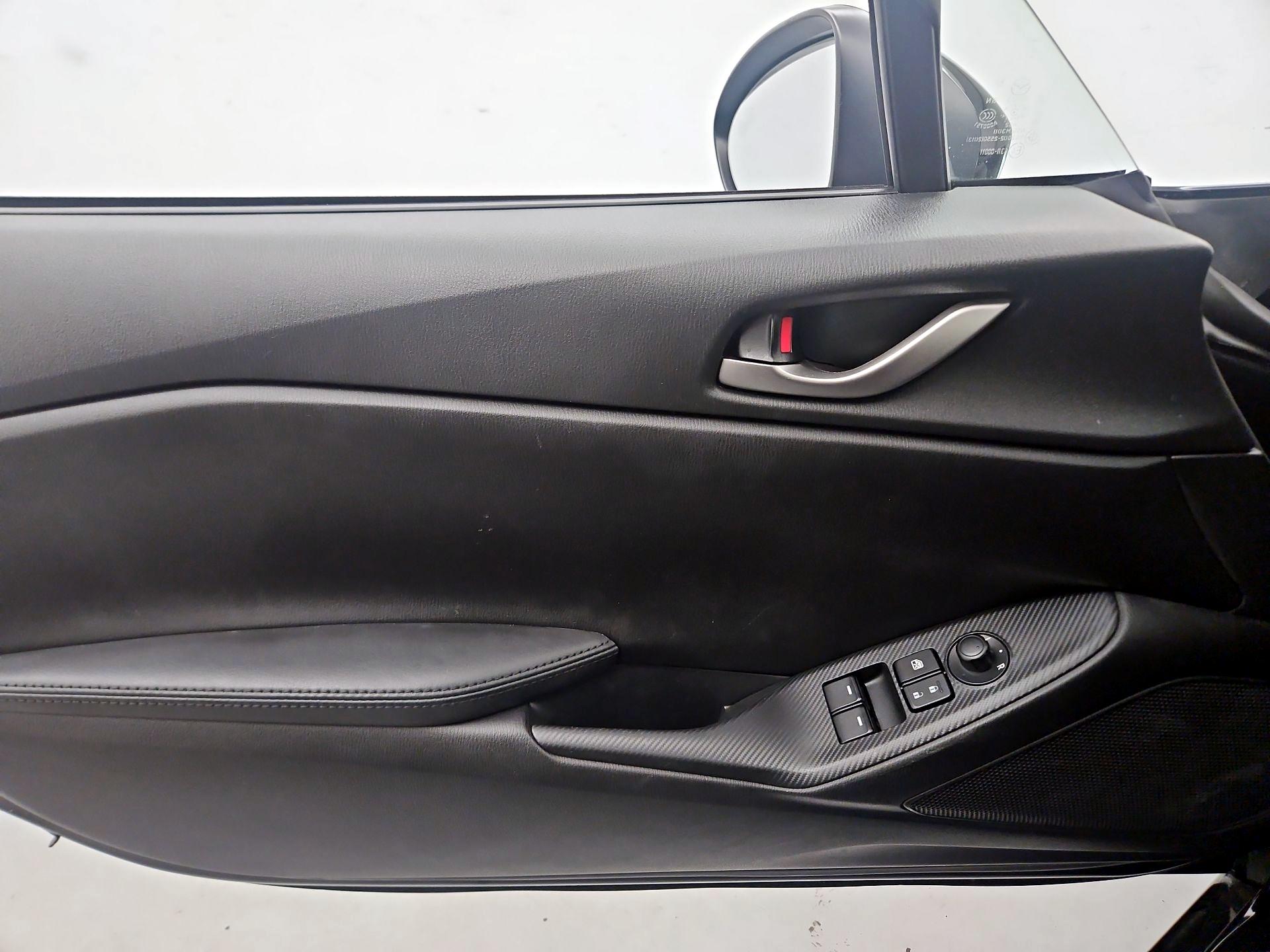 Thumbnail: 2021 Mazda MX-5 Miata - 12