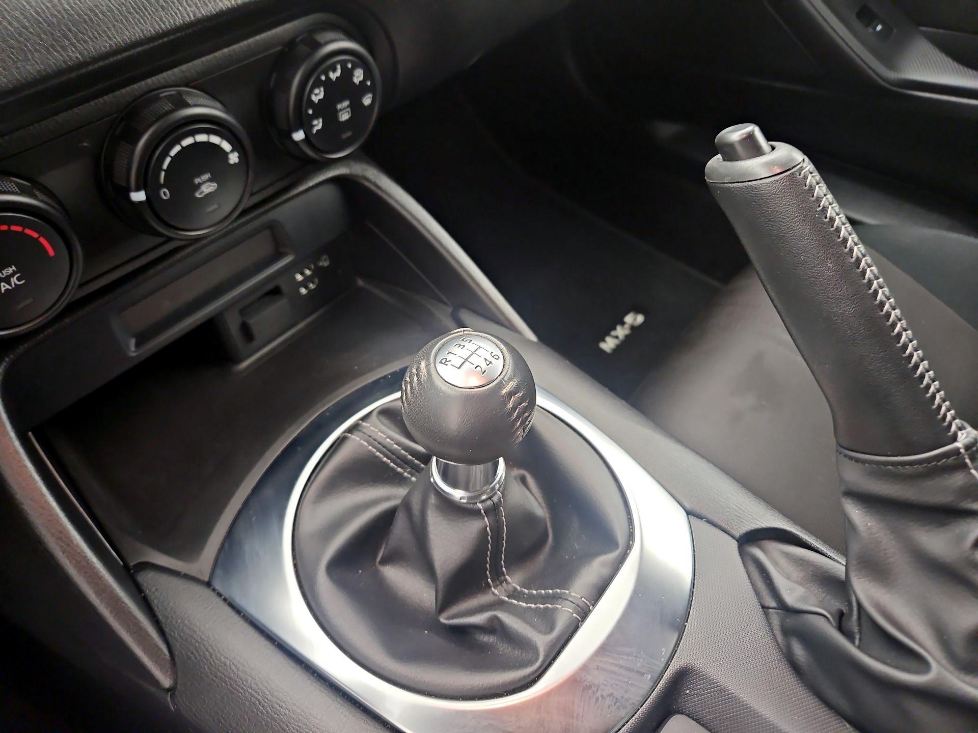 Thumbnail: 2021 Mazda MX-5 Miata - 17