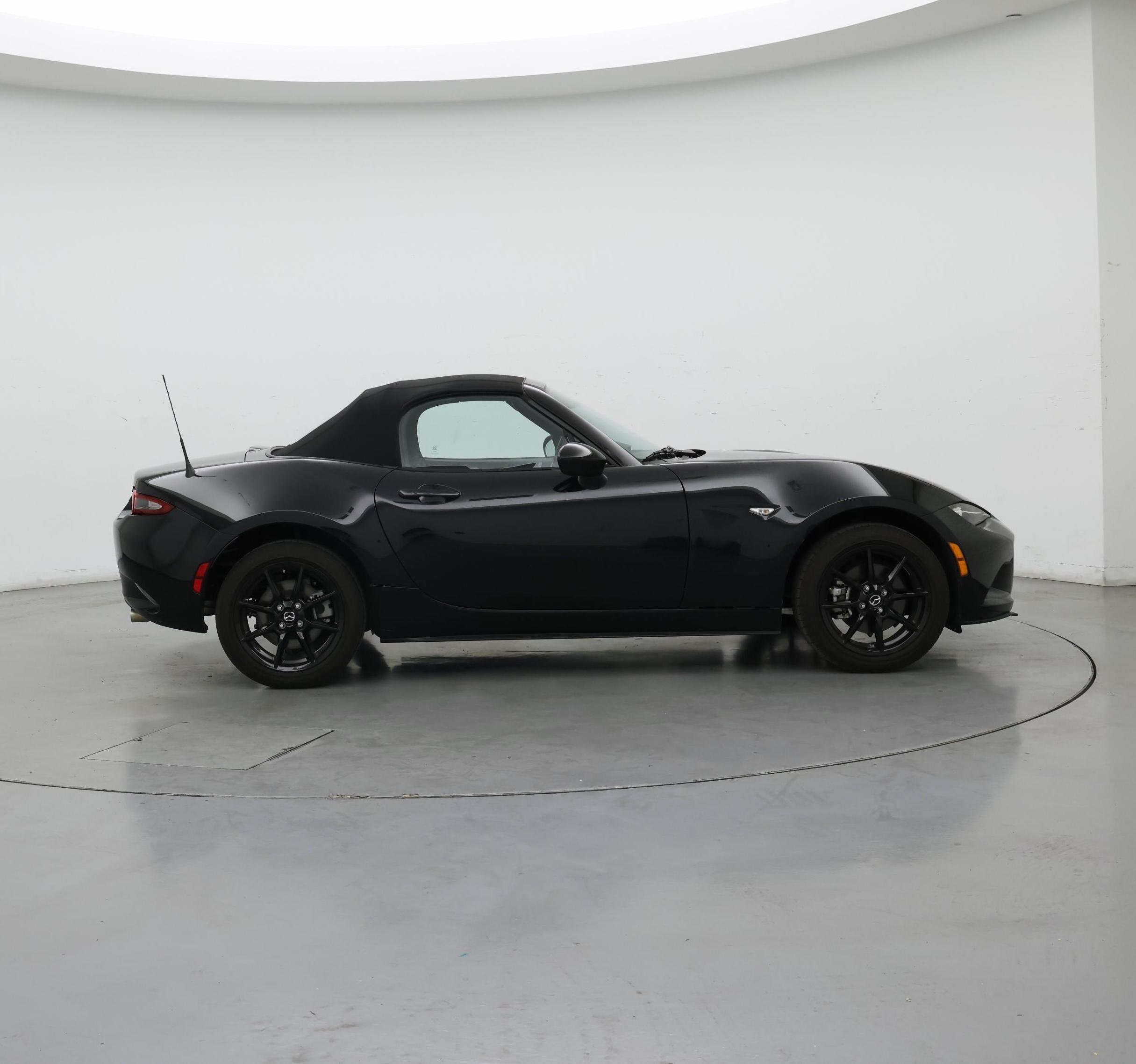 Thumbnail: 2021 Mazda MX-5 Miata - 7