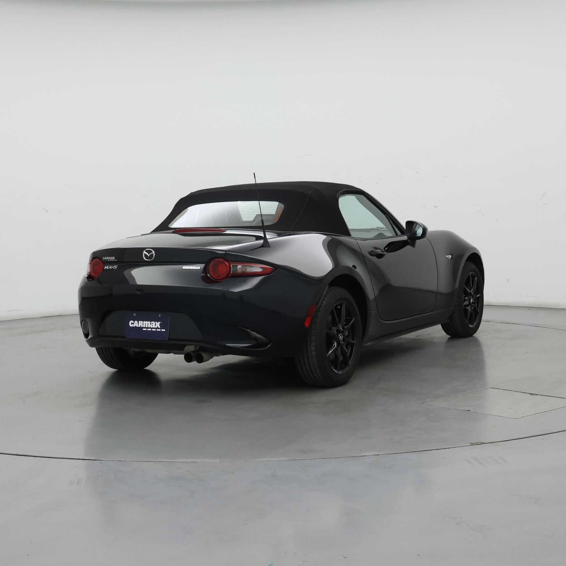 Thumbnail: 2021 Mazda MX-5 Miata - 8