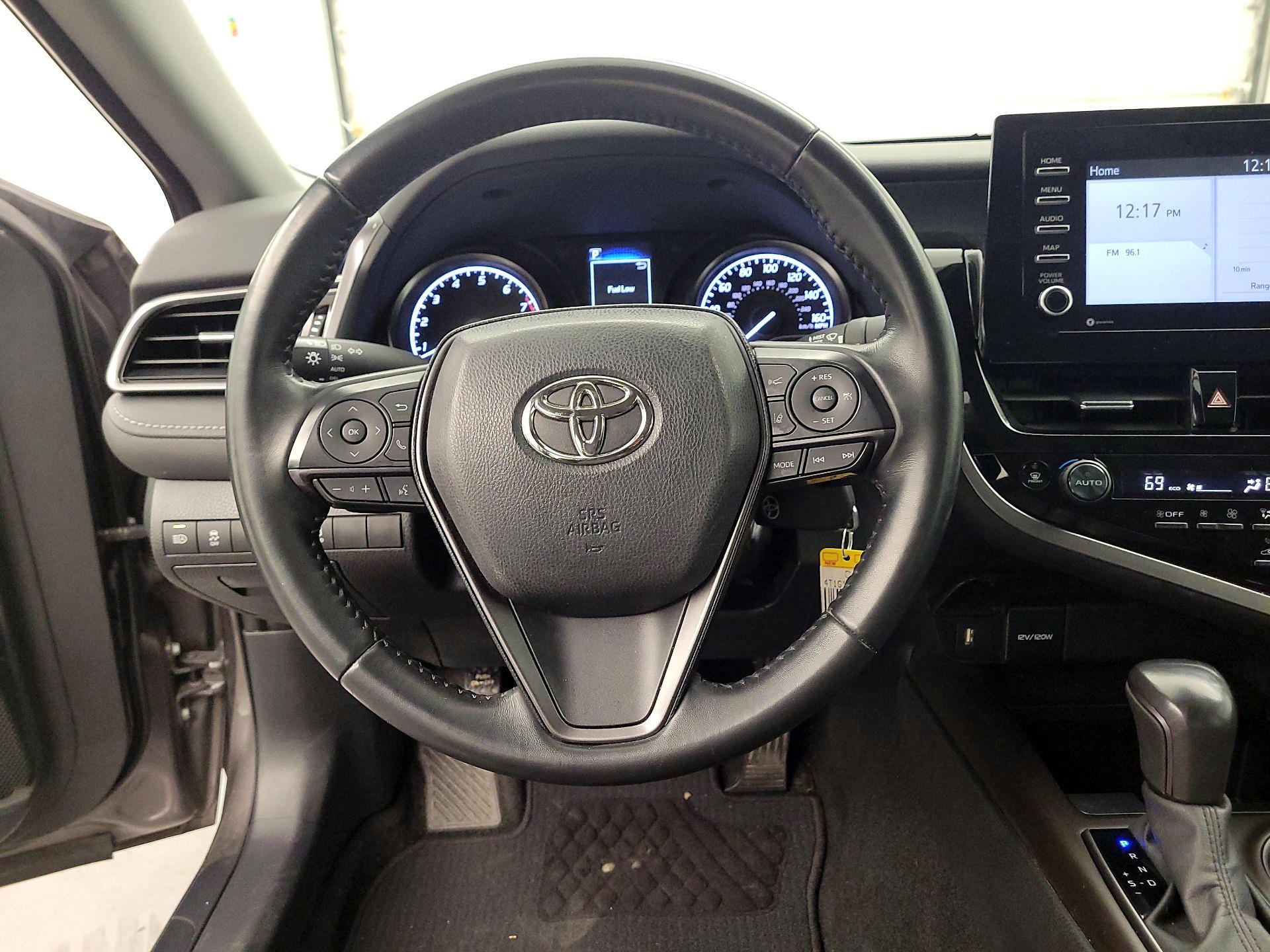 Thumbnail: 2022 Toyota Camry - 10