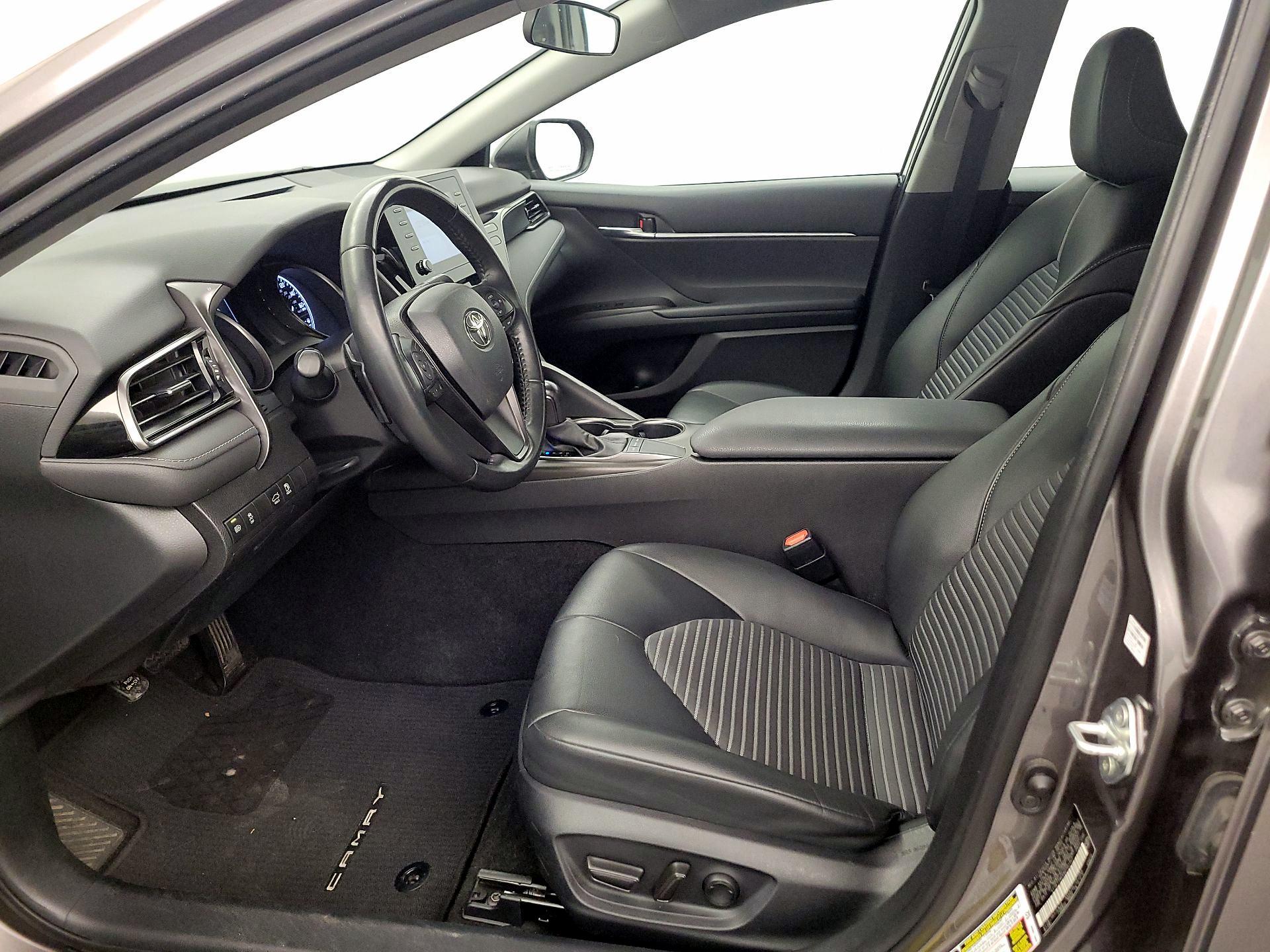 Thumbnail: 2022 Toyota Camry - 11