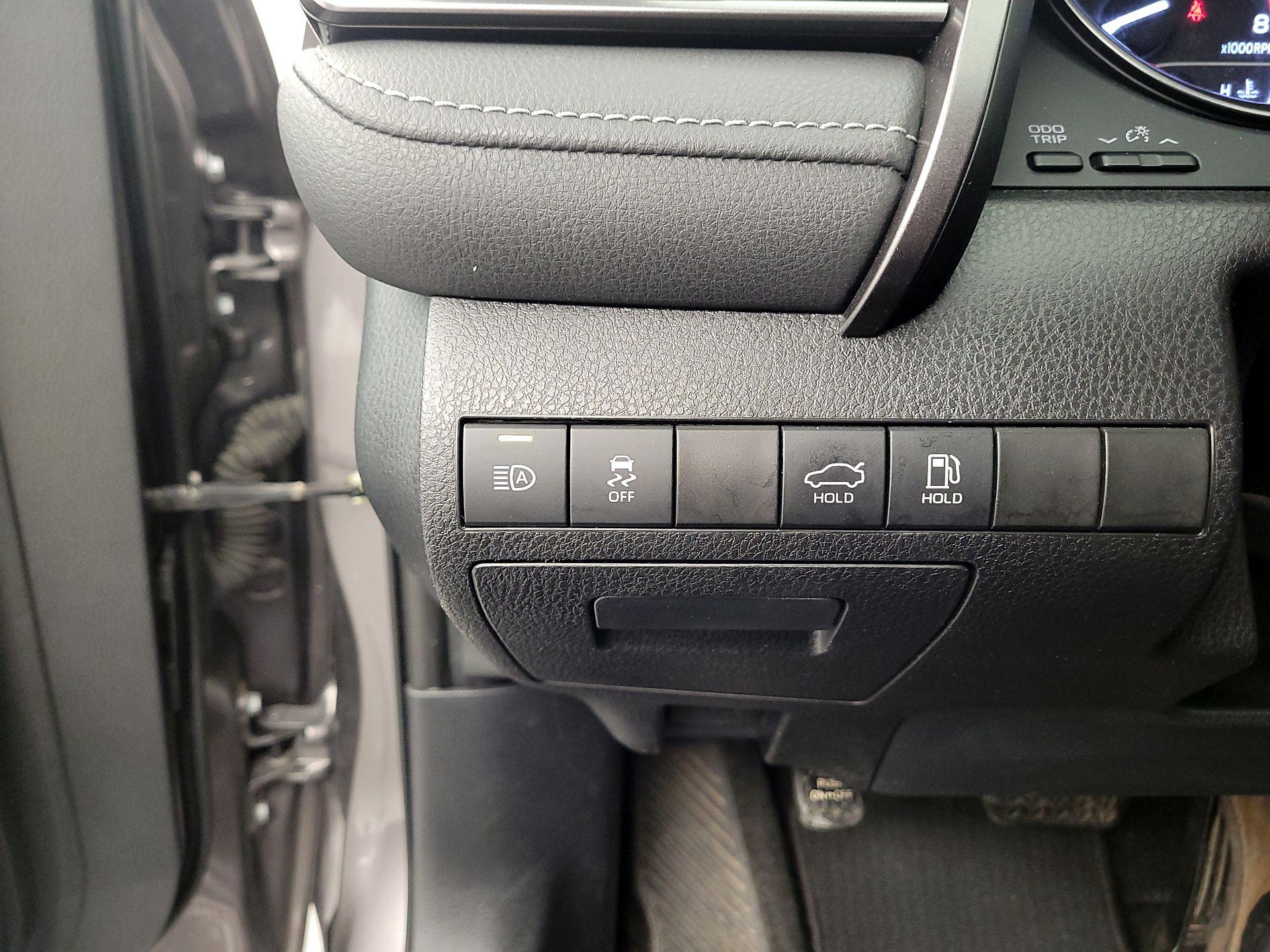 Thumbnail: 2022 Toyota Camry - 13